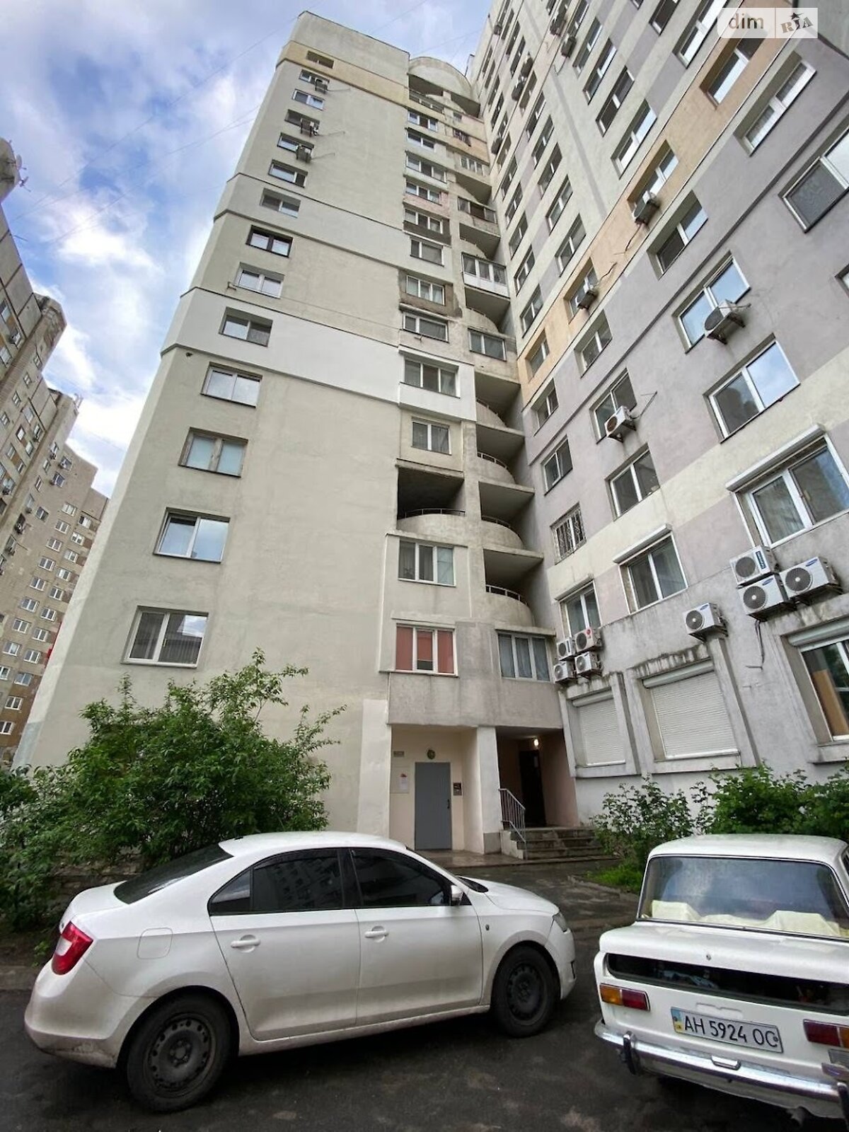 однокімнатна квартира в Києві, район undefined, на вул. Левка Лук’яненка 2/4 в довготривалу оренду помісячно фото 1