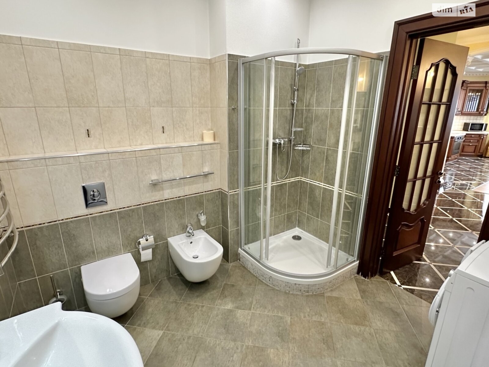 трикімнатна квартира в Києві, район undefined, на вул. Левка Лук’яненка 21 корпус 3 в довготривалу оренду помісячно фото 1 трикімнатна квартира в Києві, район undefined, на вул. Левка Лук’яненка 21 корпус 3 в довготривалу оренду помісячно фото 1