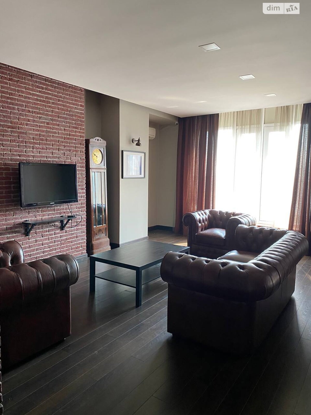 трикімнатна квартира в Києві, район undefined, на наб. Оболонська в довготривалу оренду помісячно фото 1 трикімнатна квартира в Києві, район undefined, на наб. Оболонська в довготривалу оренду помісячно фото 1