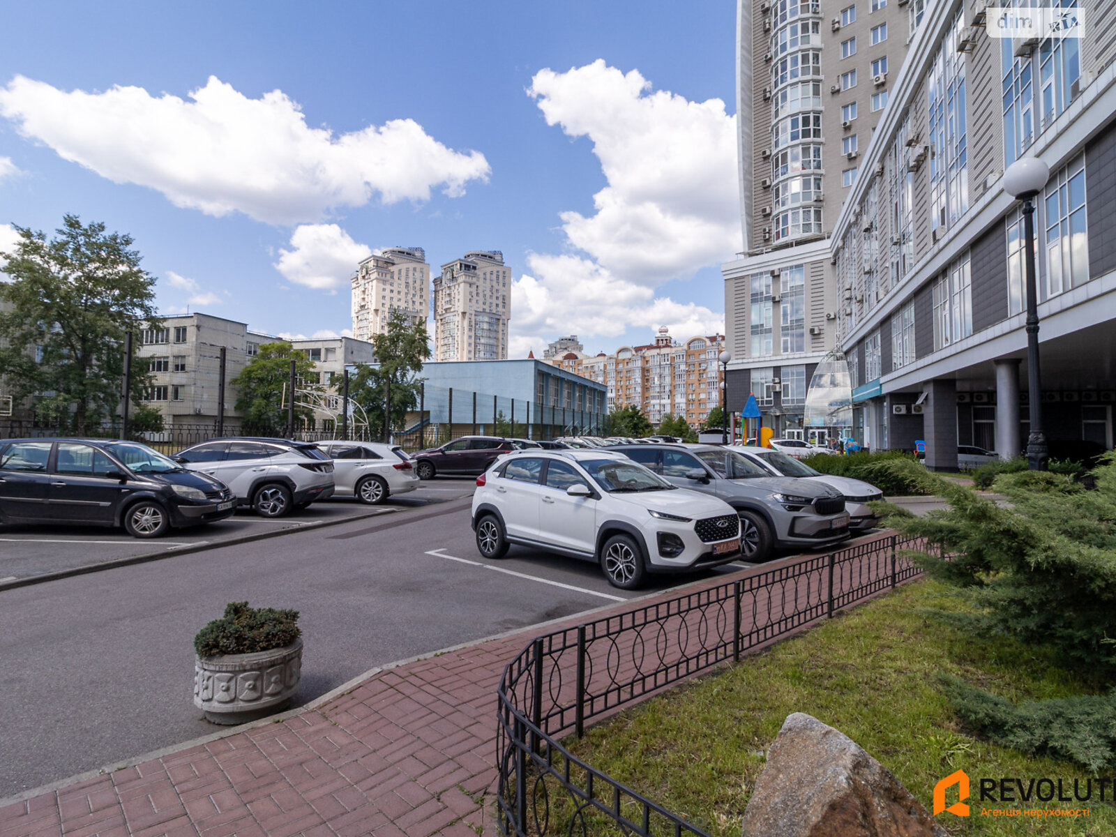 однокомнатная квартира в Киеве, район Оболонь, на наб. Оболонская 1 корпус 2 в аренду на долгий срок помесячно фото 1 однокомнатная квартира в Киеве, район Оболонь, на наб. Оболонская 1 корпус 2 в аренду на долгий срок помесячно фото 1