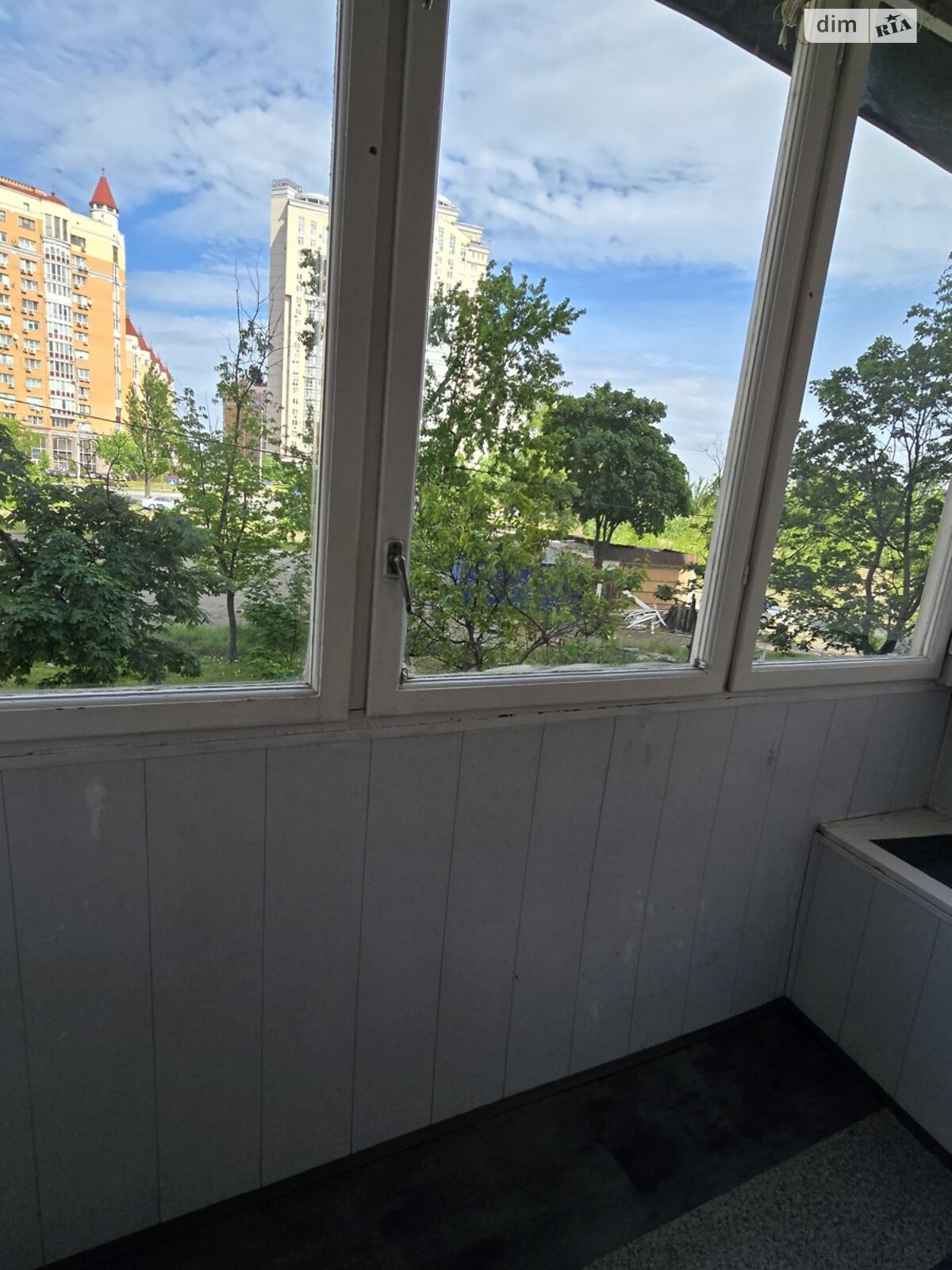 трикімнатна квартира в Києві, район Оболонь, на вул. Приозерна 2Б в довготривалу оренду помісячно фото 1 трикімнатна квартира в Києві, район Оболонь, на вул. Приозерна 2Б в довготривалу оренду помісячно фото 1