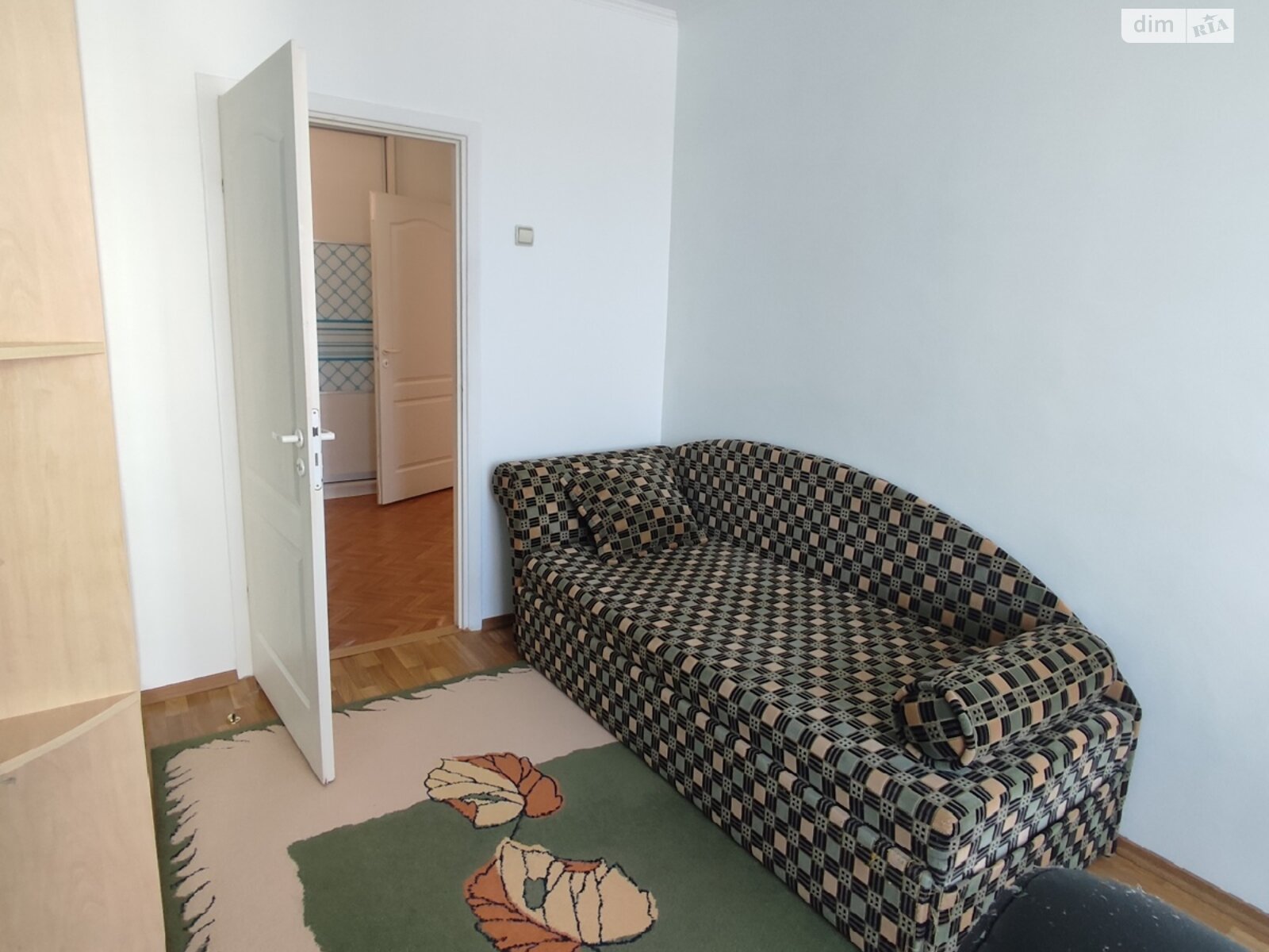 трикімнатна квартира в Києві, район Оболонь, на вул. Прирічна 29 в довготривалу оренду помісячно фото 1 трикімнатна квартира в Києві, район Оболонь, на вул. Прирічна 29 в довготривалу оренду помісячно фото 1