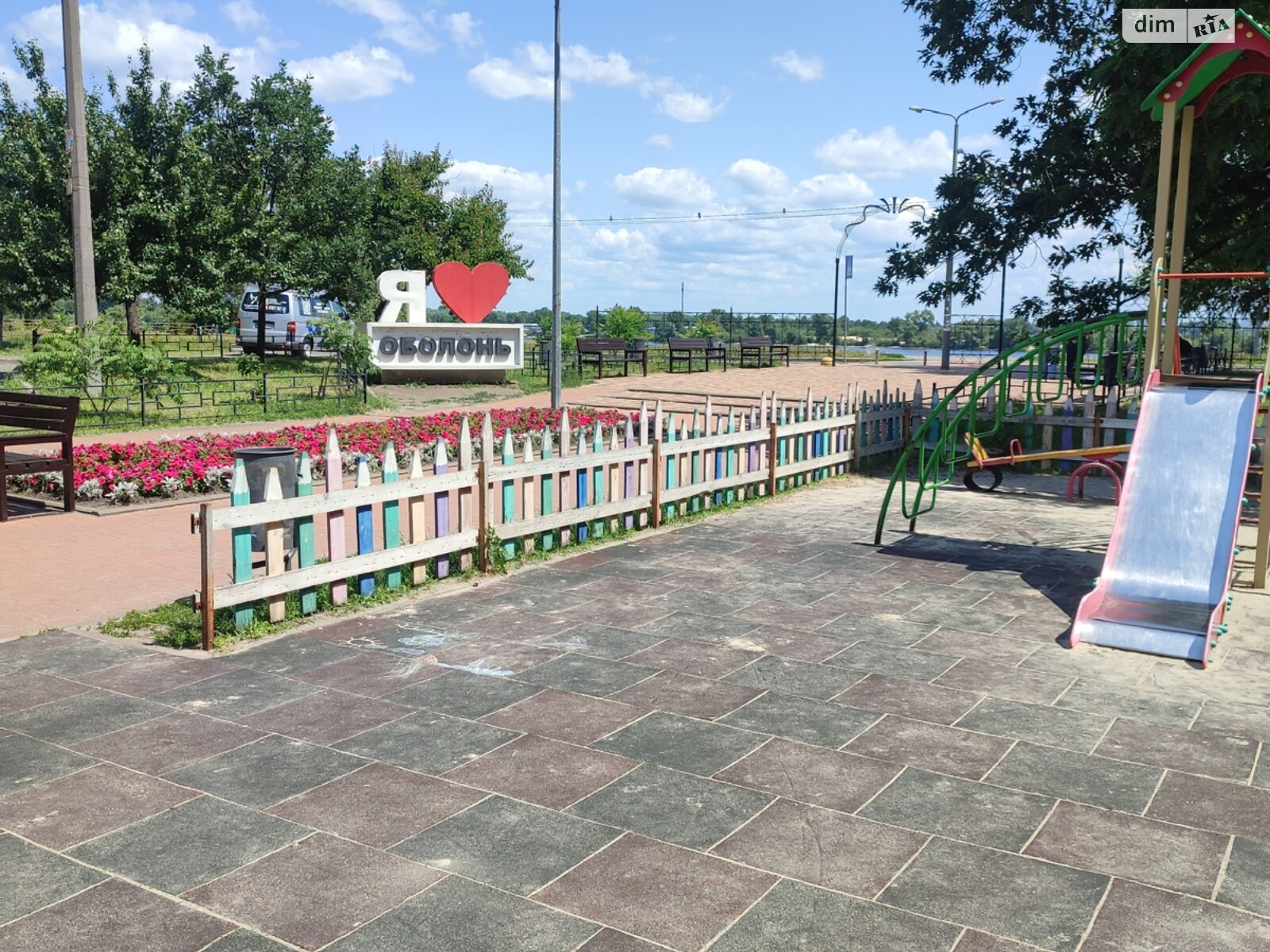 трикімнатна квартира в Києві, район Оболонь, на вул. Прирічна 29 в довготривалу оренду помісячно фото 1 трикімнатна квартира в Києві, район Оболонь, на вул. Прирічна 29 в довготривалу оренду помісячно фото 1