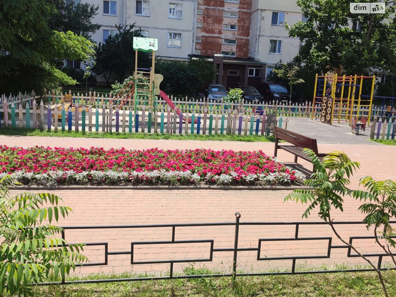 трикімнатна квартира в Києві, район Оболонь, на вул. Прирічна 29 в довготривалу оренду помісячно фото 1 трикімнатна квартира в Києві, район Оболонь, на вул. Прирічна 29 в довготривалу оренду помісячно фото 1
