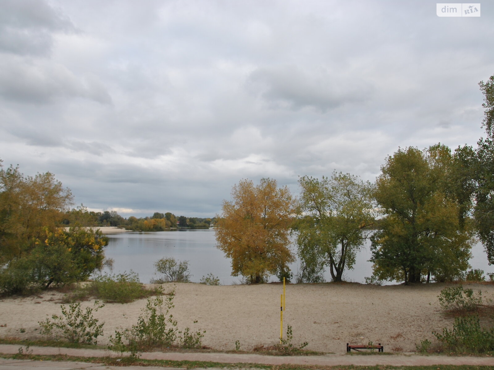 двокімнатна квартира в Києві, район Оболонь, на вул. Прирічна 37 в довготривалу оренду помісячно фото 1