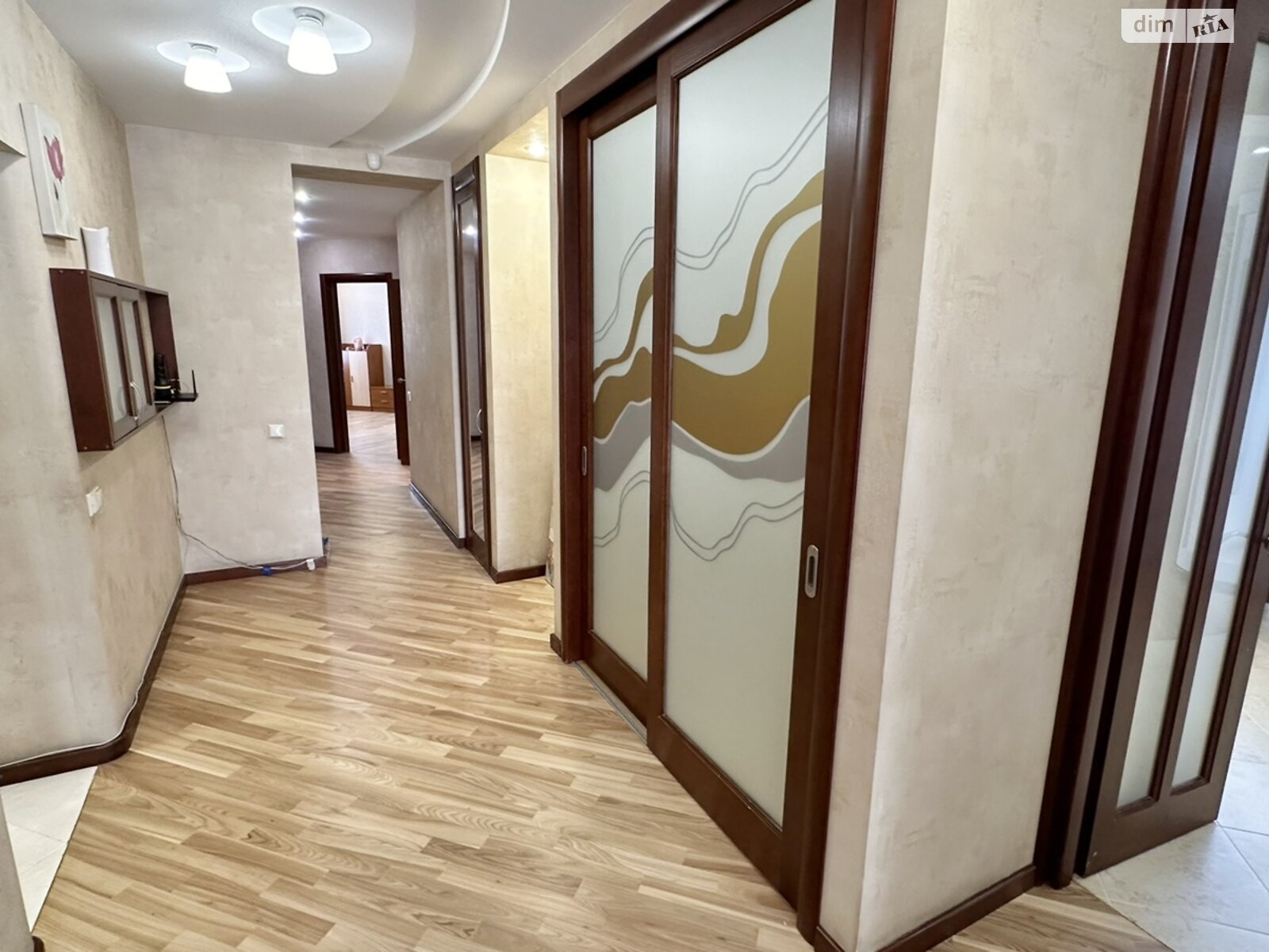 п`ятикімнатна квартира в Києві, район Оболонь, на просп. Володимира Івасюка 24А в довготривалу оренду помісячно фото 1 п`ятикімнатна квартира в Києві, район Оболонь, на просп. Володимира Івасюка 24А в довготривалу оренду помісячно фото 1