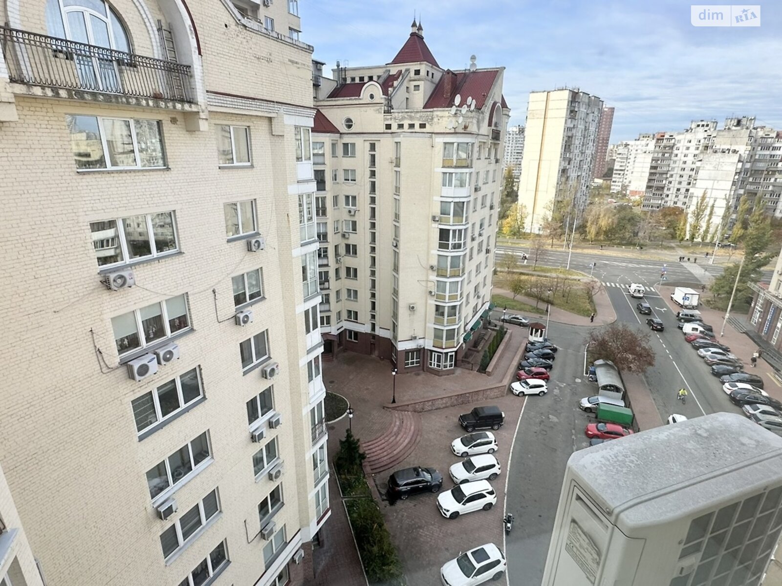 п`ятикімнатна квартира в Києві, район Оболонь, на просп. Володимира Івасюка 24А в довготривалу оренду помісячно фото 1 п`ятикімнатна квартира в Києві, район Оболонь, на просп. Володимира Івасюка 24А в довготривалу оренду помісячно фото 1
