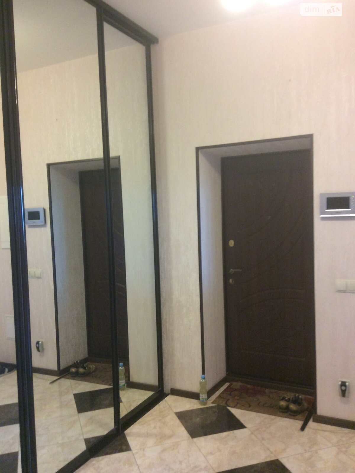 трехкомнатная квартира в Киеве, район Оболонь, на просп. Владимира Ивасюка 6Б в аренду на долгий срок помесячно фото 1 трехкомнатная квартира в Киеве, район Оболонь, на просп. Владимира Ивасюка 6Б в аренду на долгий срок помесячно фото 1