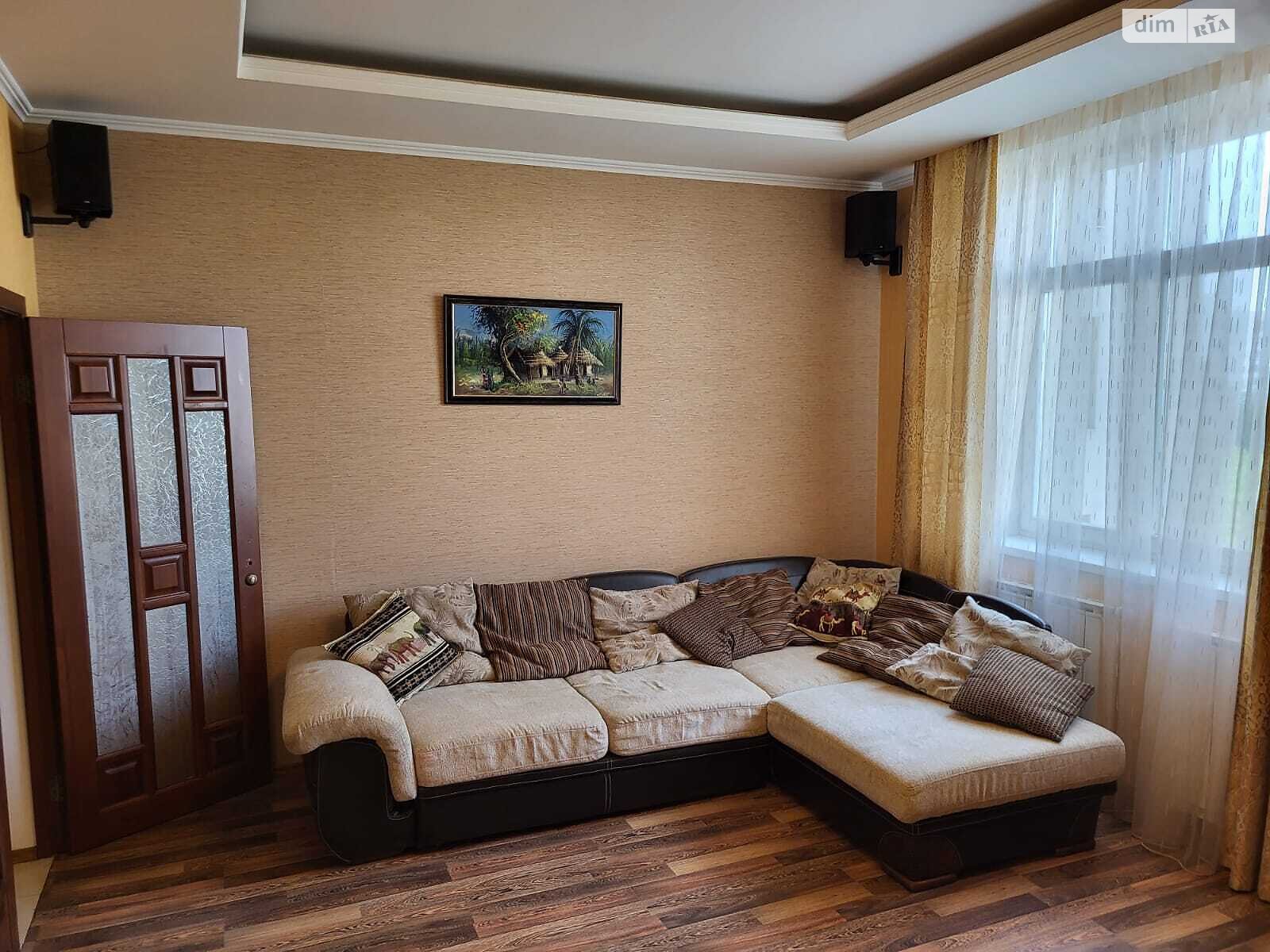 трикімнатна квартира в Києві, район Оболонь, на просп. Володимира Івасюка 26А в довготривалу оренду помісячно фото 1 трикімнатна квартира в Києві, район Оболонь, на просп. Володимира Івасюка 26А в довготривалу оренду помісячно фото 1