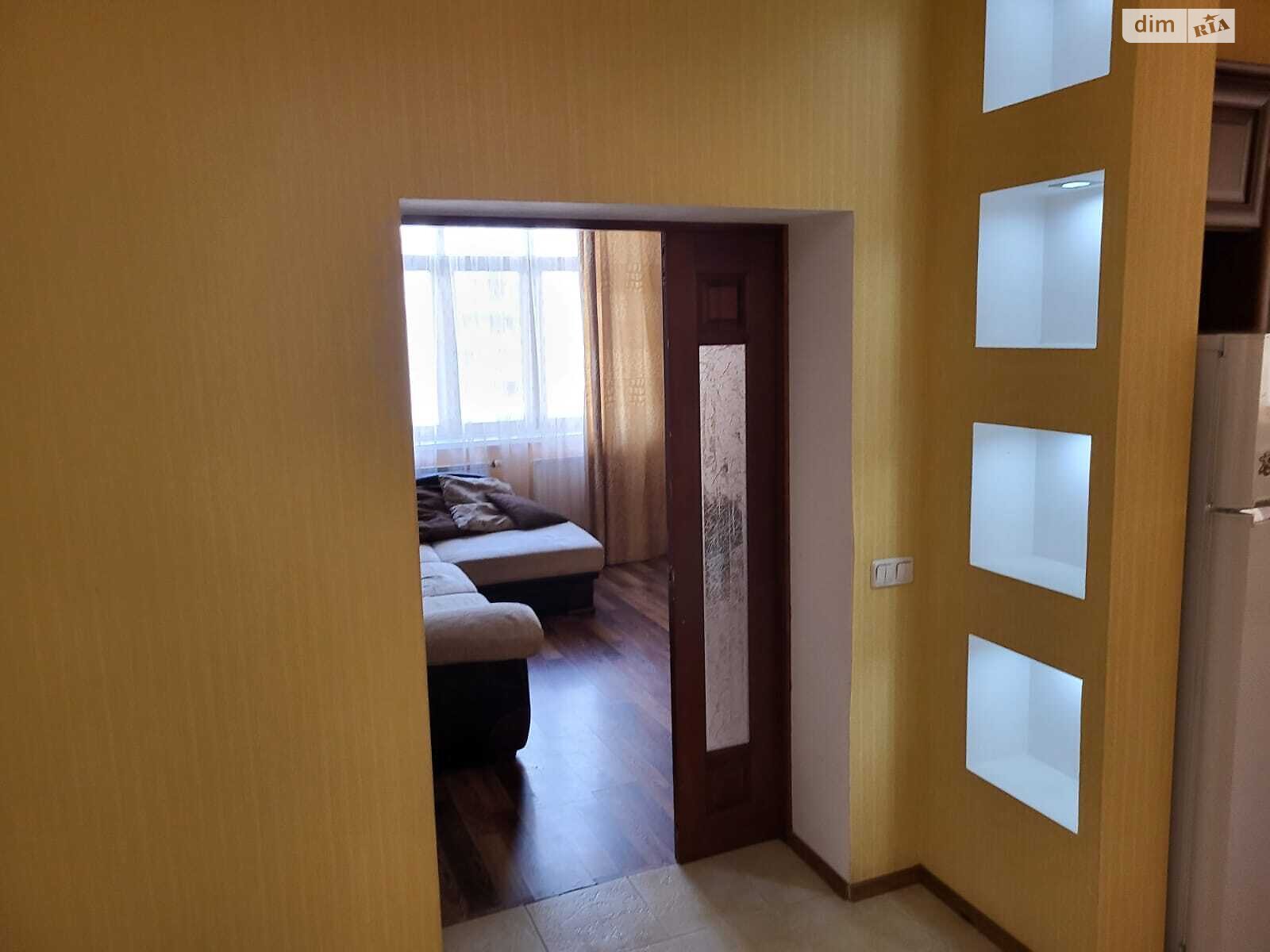 трикімнатна квартира в Києві, район Оболонь, на просп. Володимира Івасюка 26А в довготривалу оренду помісячно фото 1 трикімнатна квартира в Києві, район Оболонь, на просп. Володимира Івасюка 26А в довготривалу оренду помісячно фото 1