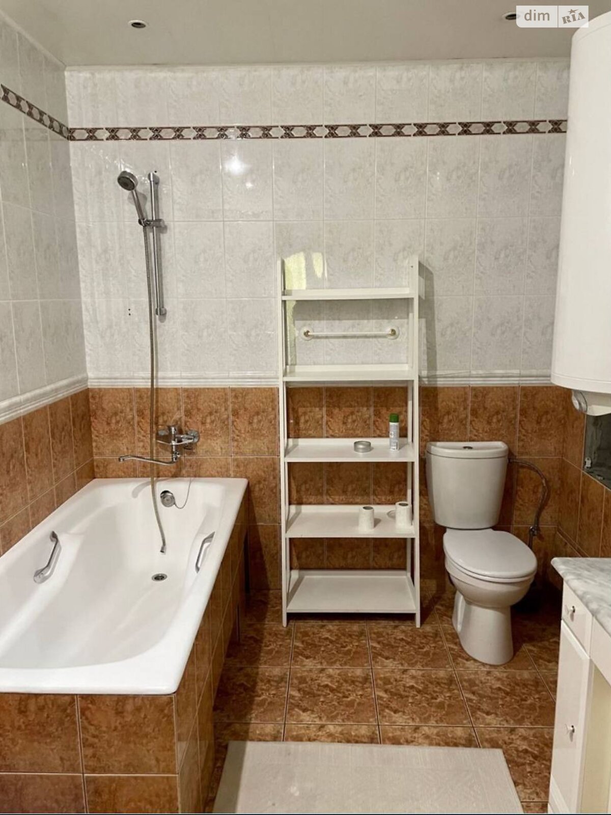 трикімнатна квартира в Києві, район undefined, на просп. Володимира Івасюка 18А в довготривалу оренду помісячно фото 1 трикімнатна квартира в Києві, район undefined, на просп. Володимира Івасюка 18А в довготривалу оренду помісячно фото 1