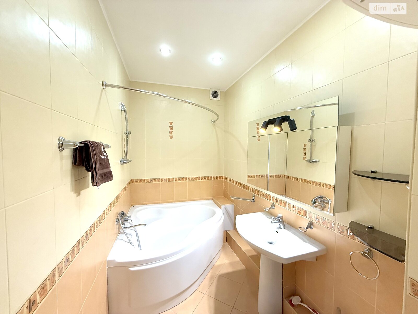 двокімнатна квартира в Києві, район undefined, на просп. Володимира Івасюка 10А в довготривалу оренду помісячно фото 1 двокімнатна квартира в Києві, район undefined, на просп. Володимира Івасюка 10А в довготривалу оренду помісячно фото 1