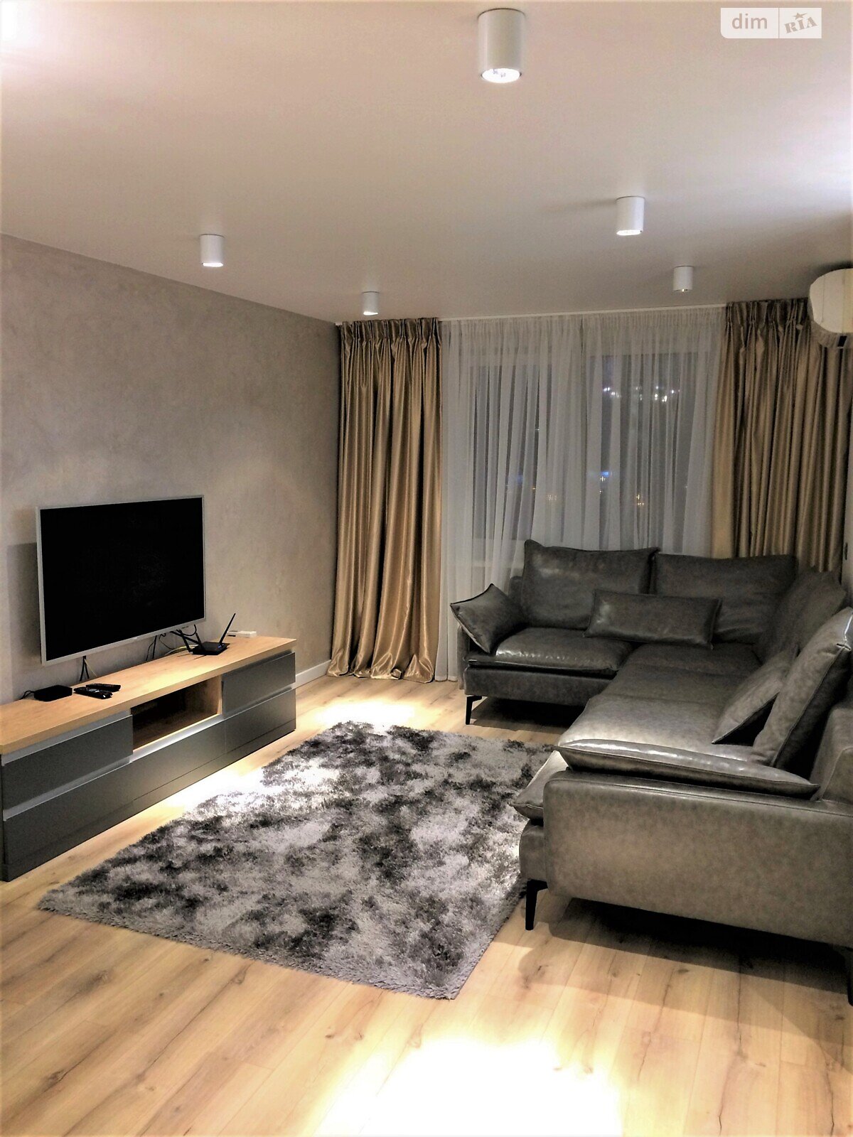 трехкомнатная квартира в Киеве, район Оболонь, на просп. Владимира Ивасюка 20А в аренду на долгий срок помесячно фото 1 трехкомнатная квартира в Киеве, район Оболонь, на просп. Владимира Ивасюка 20А в аренду на долгий срок помесячно фото 1