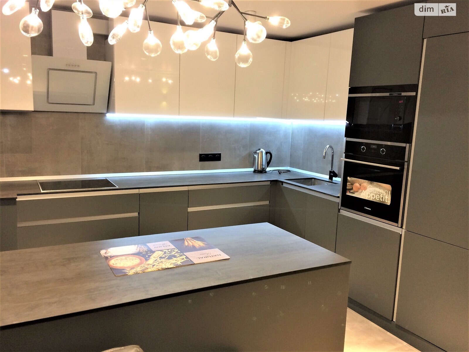 трехкомнатная квартира в Киеве, район Оболонь, на просп. Владимира Ивасюка 20А в аренду на долгий срок помесячно фото 1 трехкомнатная квартира в Киеве, район Оболонь, на просп. Владимира Ивасюка 20А в аренду на долгий срок помесячно фото 1