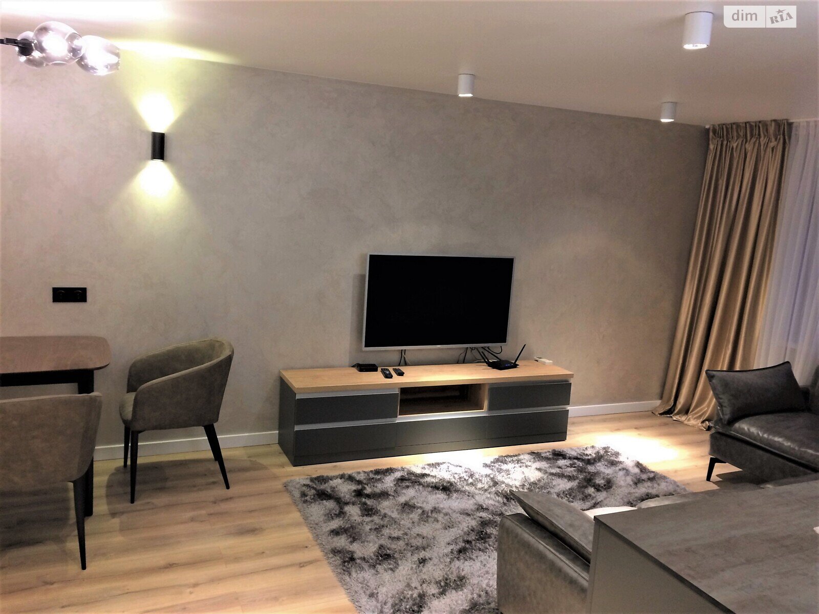 трехкомнатная квартира в Киеве, район Оболонь, на просп. Владимира Ивасюка 20А в аренду на долгий срок помесячно фото 1 трехкомнатная квартира в Киеве, район Оболонь, на просп. Владимира Ивасюка 20А в аренду на долгий срок помесячно фото 1