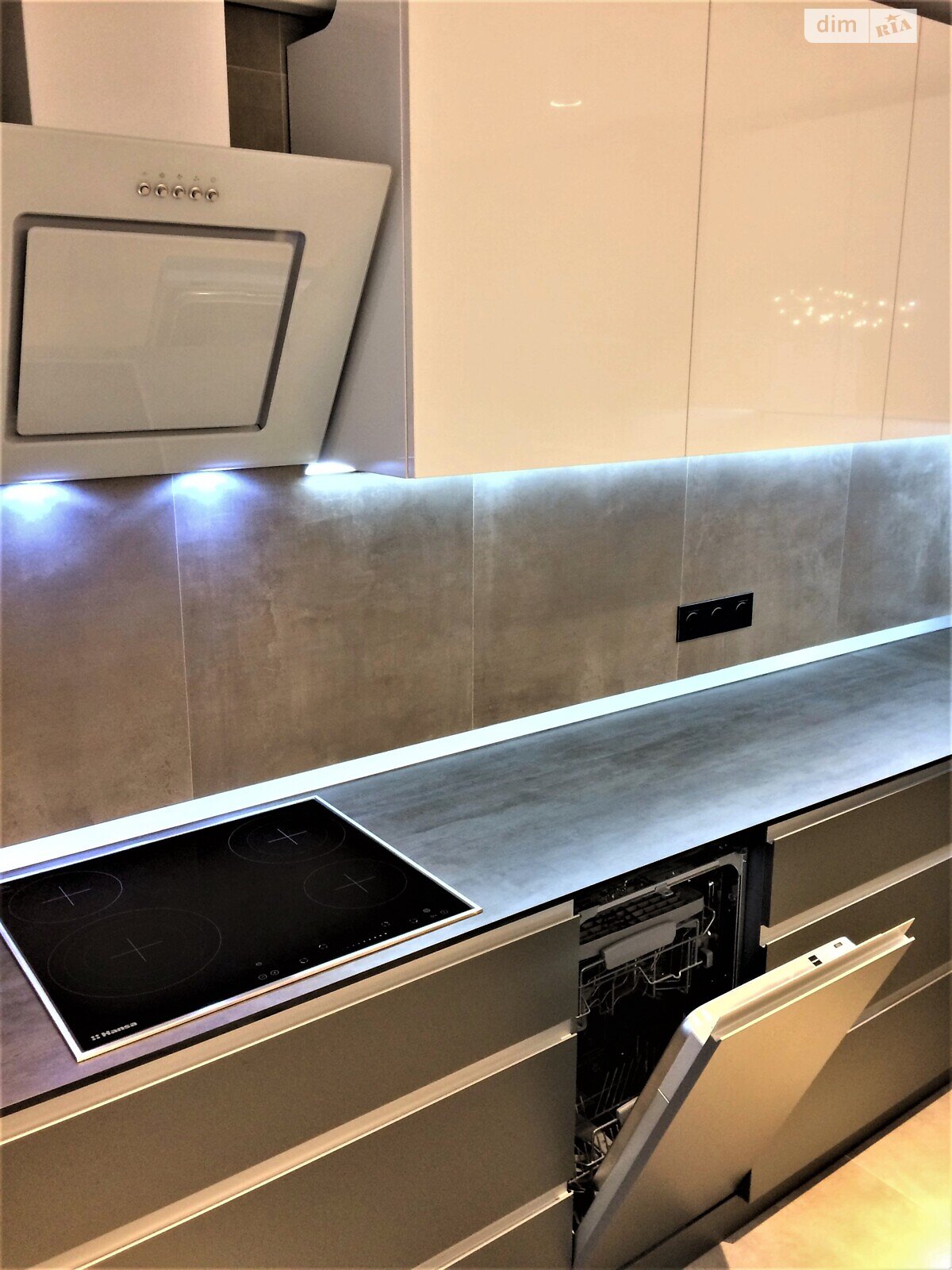 трехкомнатная квартира в Киеве, район Оболонь, на просп. Владимира Ивасюка 20А в аренду на долгий срок помесячно фото 1 трехкомнатная квартира в Киеве, район Оболонь, на просп. Владимира Ивасюка 20А в аренду на долгий срок помесячно фото 1