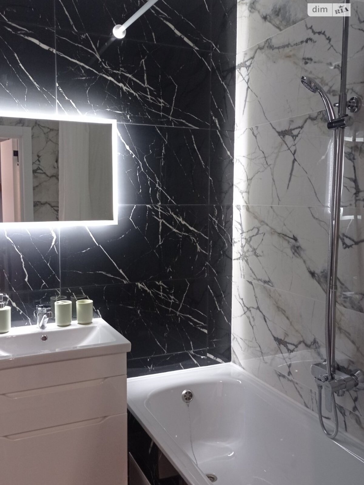 однокімнатна квартира в Києві, район Оболонський, на вул. Набережно-Рибальська дорога 27, кв. 206 в довготривалу оренду помісячно фото 1