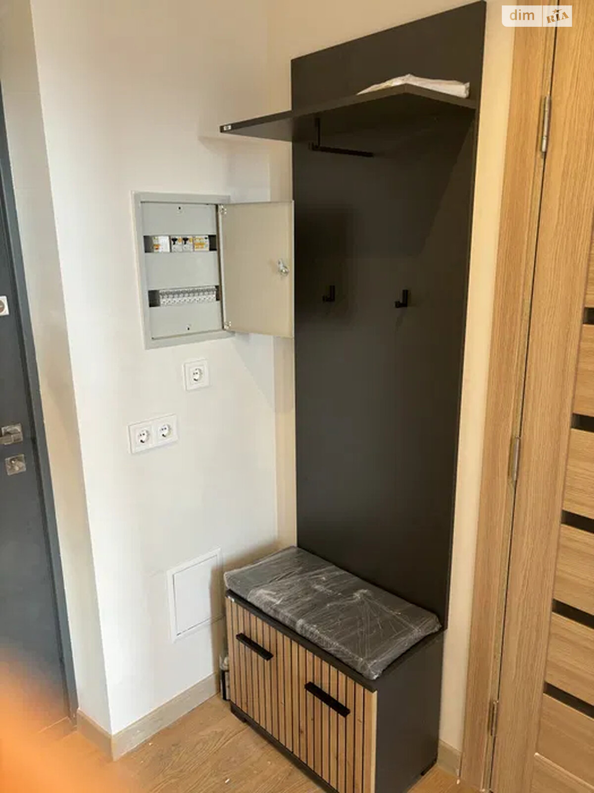 однокімнатна квартира в Києві, район Оболонський, на вул. Набережно-Рибальська 27 в довготривалу оренду помісячно фото 1 однокімнатна квартира в Києві, район Оболонський, на вул. Набережно-Рибальська 27 в довготривалу оренду помісячно фото 1