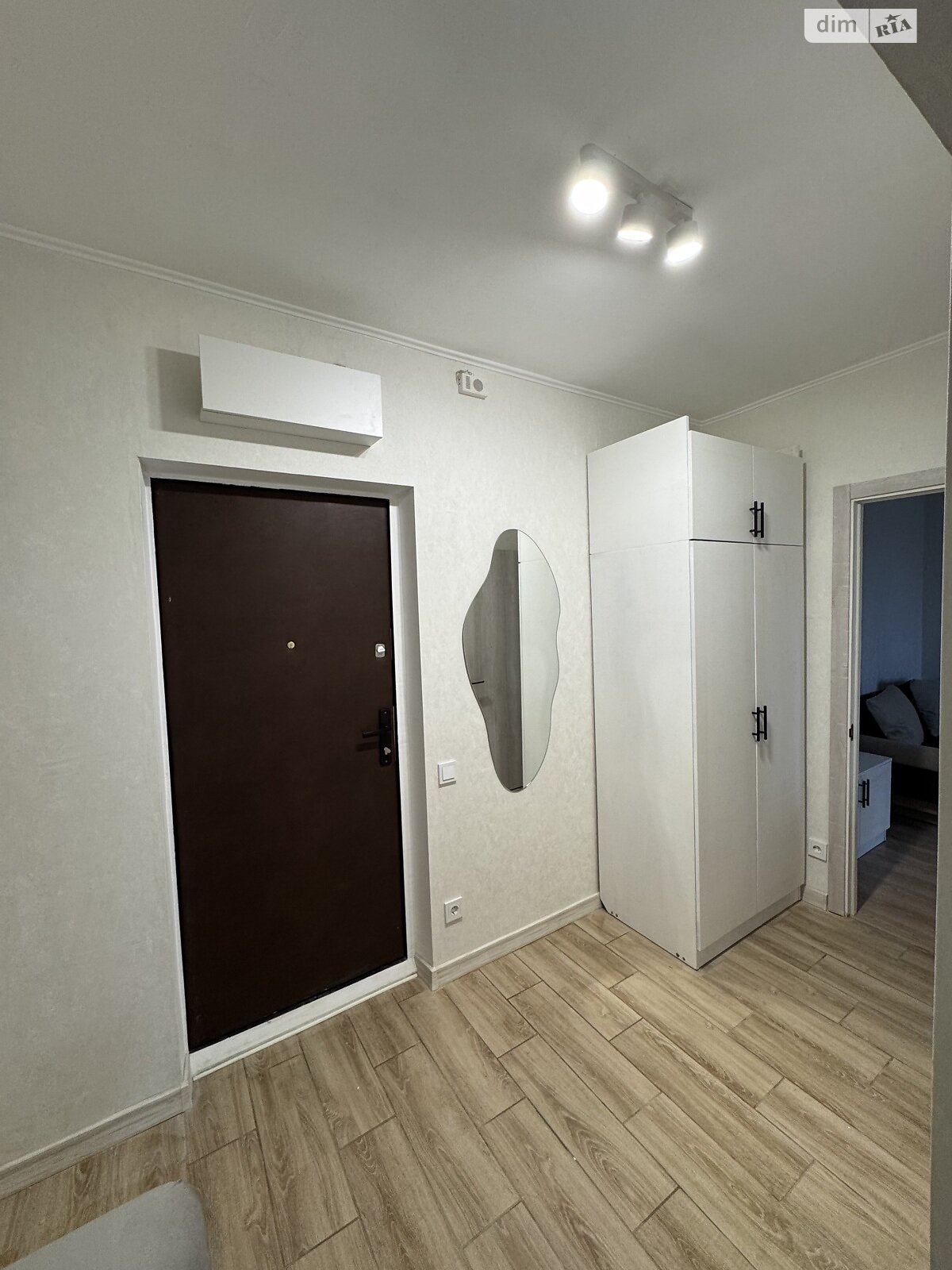 однокімнатна квартира в Києві, на вул. Ореста Васкула 49 в довготривалу оренду помісячно фото 1 однокімнатна квартира в Києві, на вул. Ореста Васкула 49 в довготривалу оренду помісячно фото 1