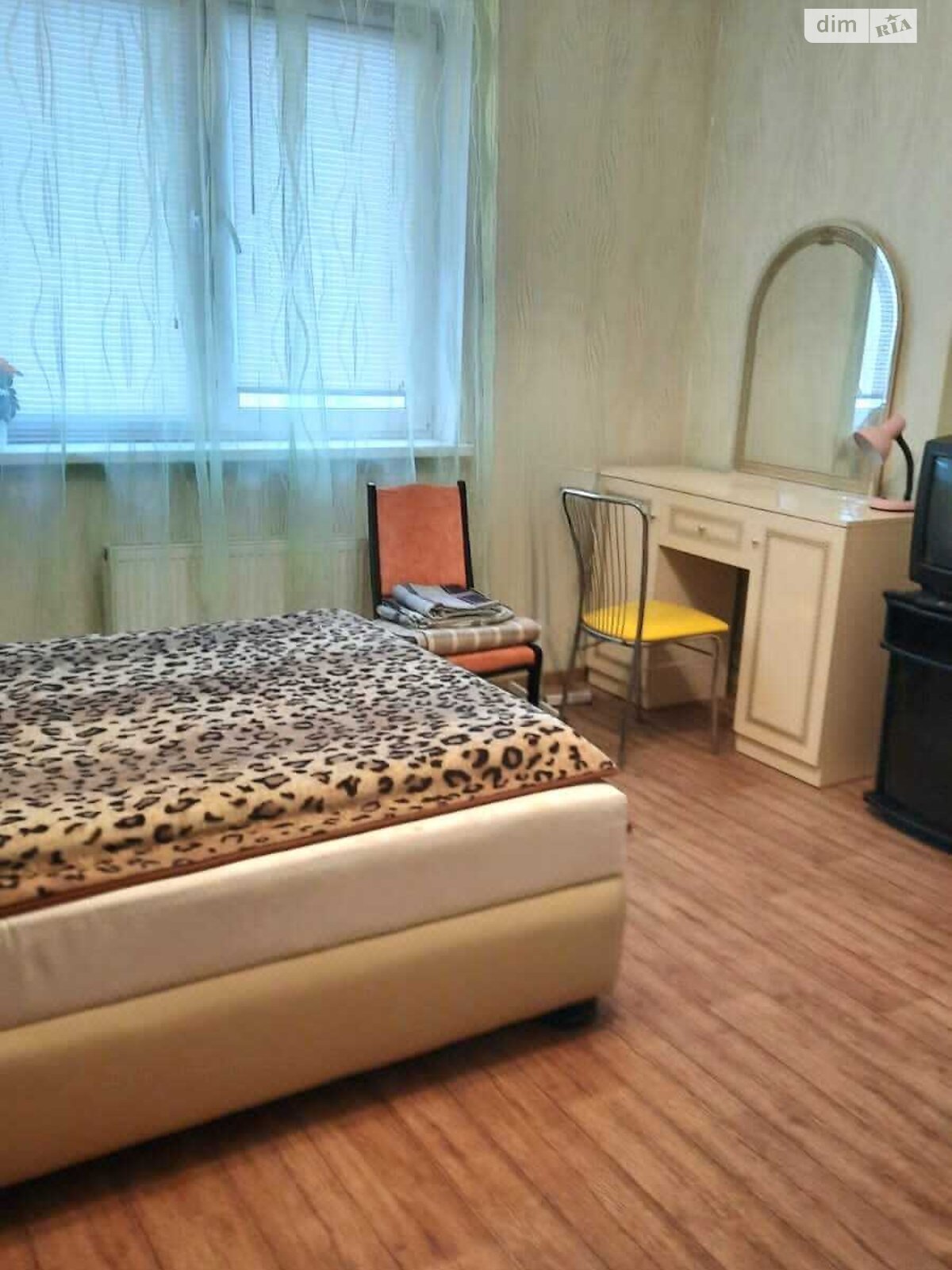 однокомнатная квартира в Киеве, район Осокорки, на ул. Александра Мишуги 12 в аренду на долгий срок помесячно фото 1 однокомнатная квартира в Киеве, район Осокорки, на ул. Александра Мишуги 12 в аренду на долгий срок помесячно фото 1