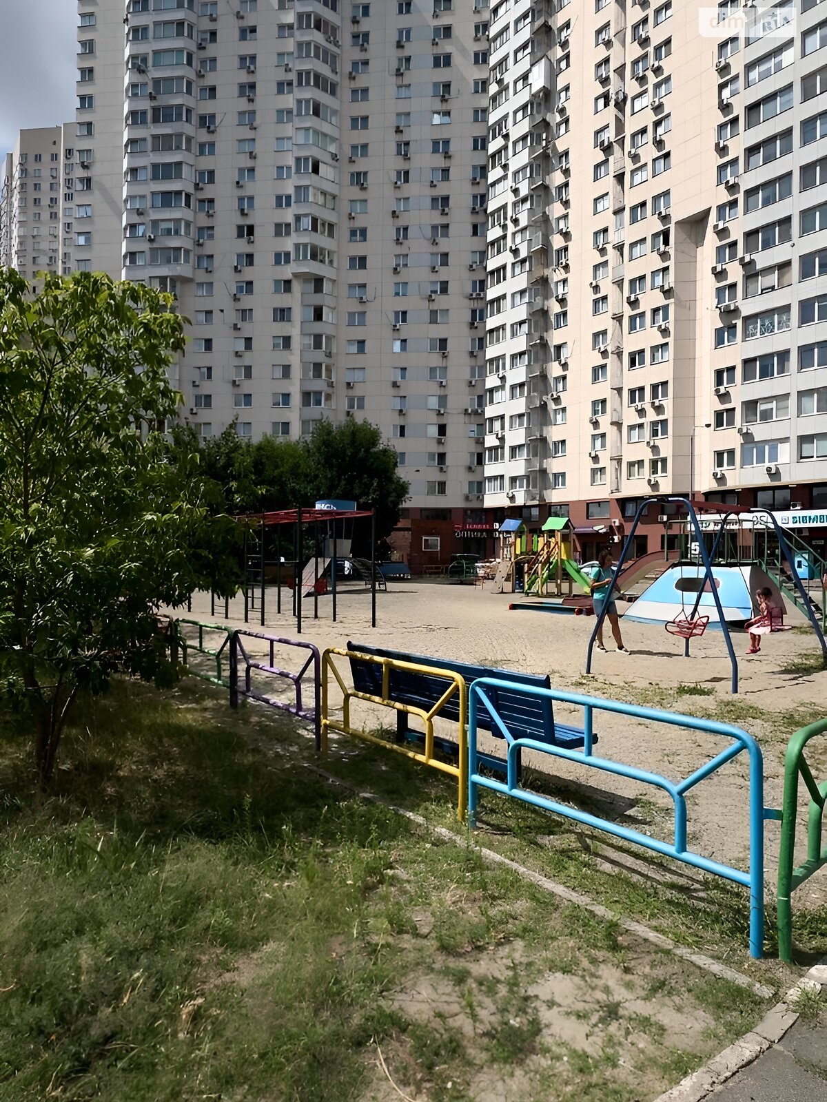 двокімнатна квартира в Києві, район Осокорки, на вул. Олександра Мишуги 8 в довготривалу оренду помісячно фото 1 двокімнатна квартира в Києві, район Осокорки, на вул. Олександра Мишуги 8 в довготривалу оренду помісячно фото 1