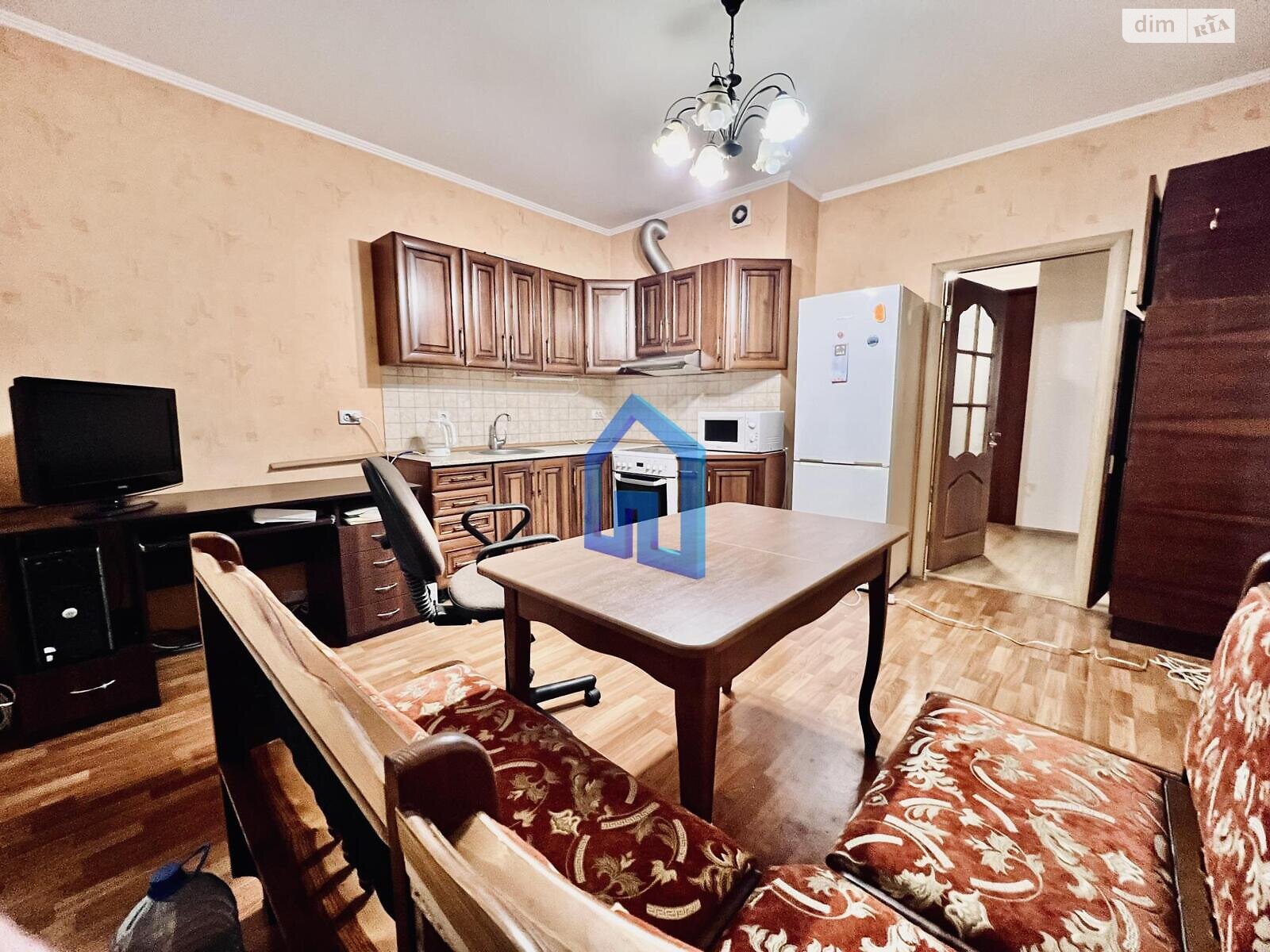 двокімнатна квартира в Києві, район Осокорки, на вул. Олександра Мишуги 8 в довготривалу оренду помісячно фото 1 двокімнатна квартира в Києві, район Осокорки, на вул. Олександра Мишуги 8 в довготривалу оренду помісячно фото 1