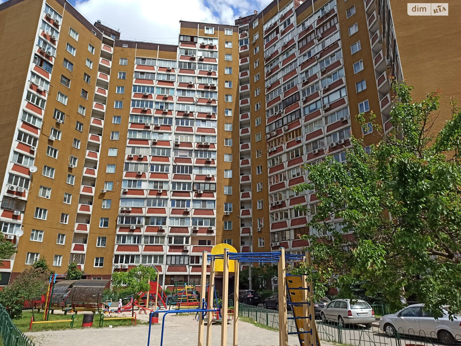 четырехкомнатная квартира в Киеве, район Осокорки, на ул. Бориса Гмыри 1А/4 в аренду на долгий срок помесячно фото 1 четырехкомнатная квартира в Киеве, район Осокорки, на ул. Бориса Гмыри 1А/4 в аренду на долгий срок помесячно фото 1