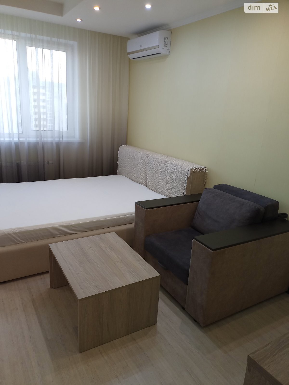 однокімнатна квартира в Києві, район Осокорки, на вул. Бориса Гмирі 14А в довготривалу оренду помісячно фото 1