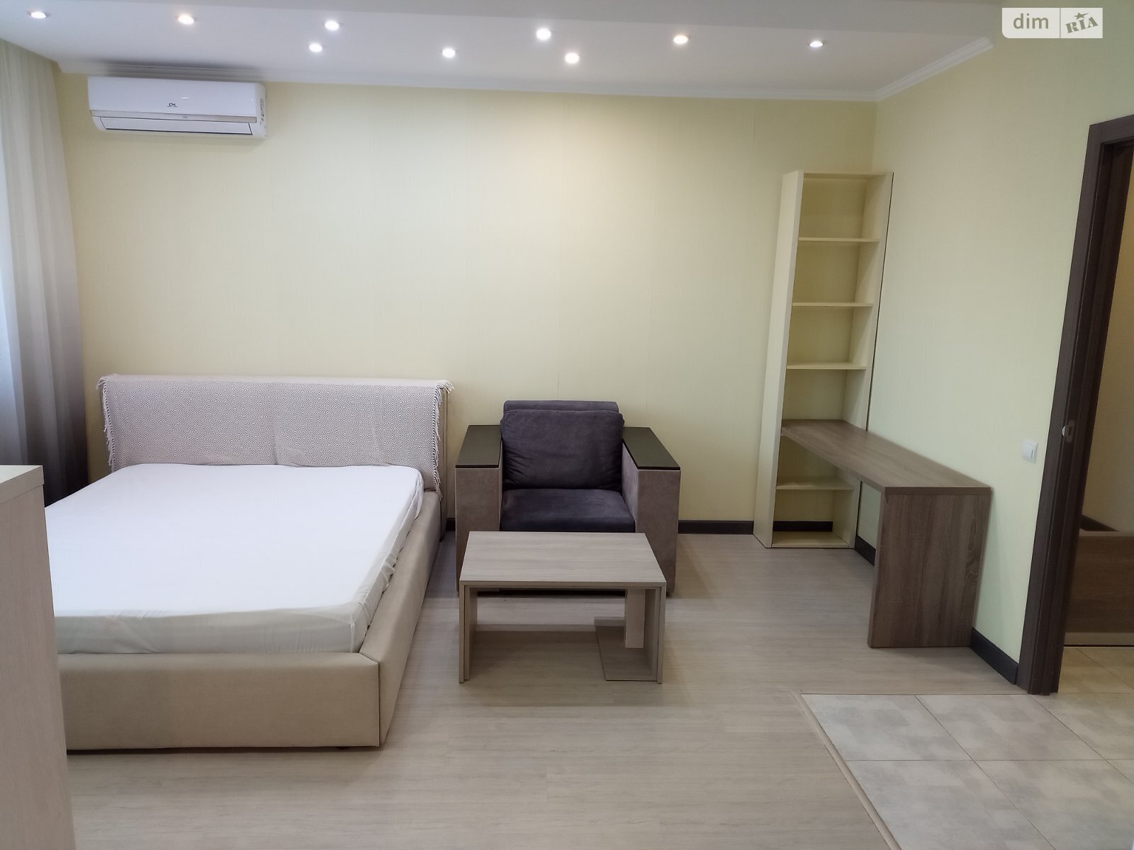 однокімнатна квартира в Києві, район Осокорки, на вул. Бориса Гмирі 14А в довготривалу оренду помісячно фото 1