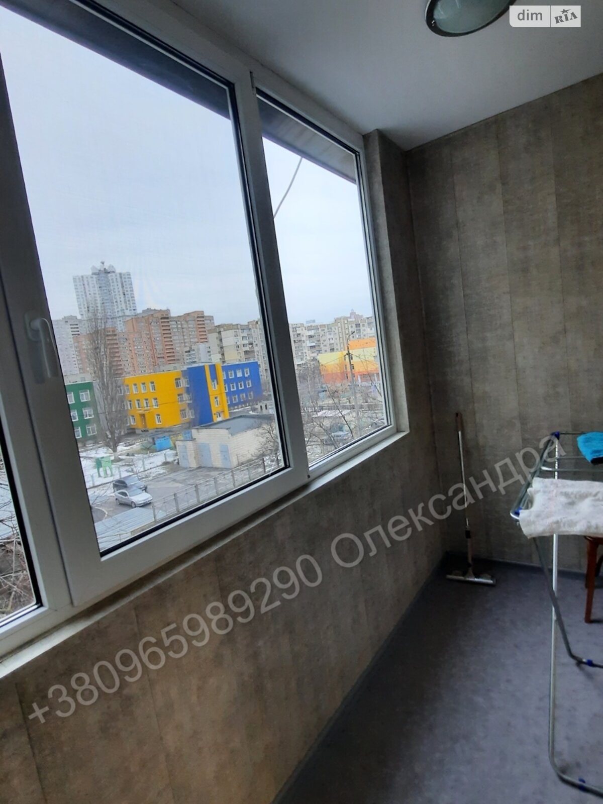 трехкомнатная квартира в Киеве, район Осокорки, на ул. Срибнокильская 14 в аренду на долгий срок помесячно фото 1