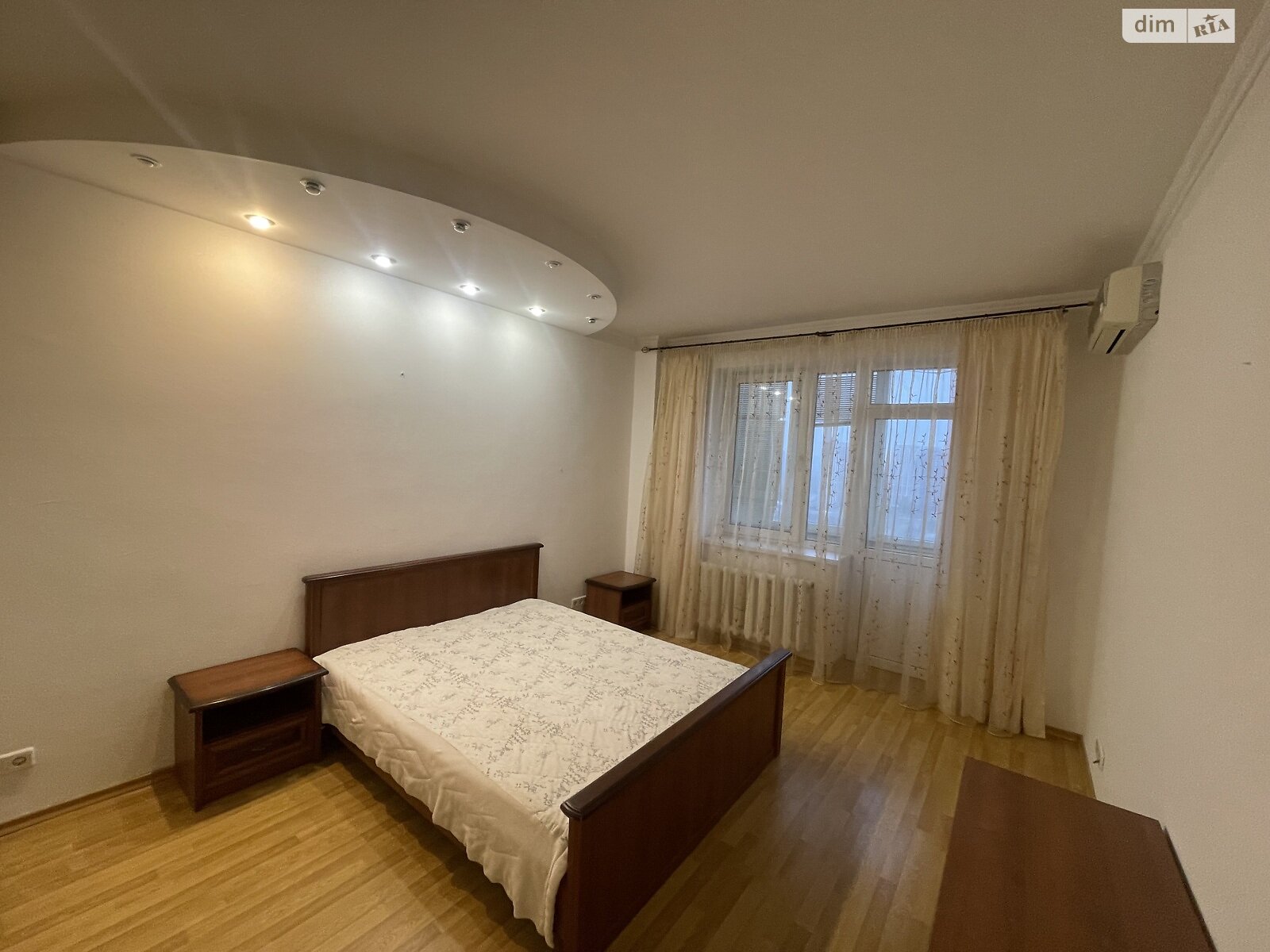 трехкомнатная квартира в Киеве, район Осокорки, на просп. Николая Бажана 14 в аренду на долгий срок помесячно фото 1 трехкомнатная квартира в Киеве, район Осокорки, на просп. Николая Бажана 14 в аренду на долгий срок помесячно фото 1