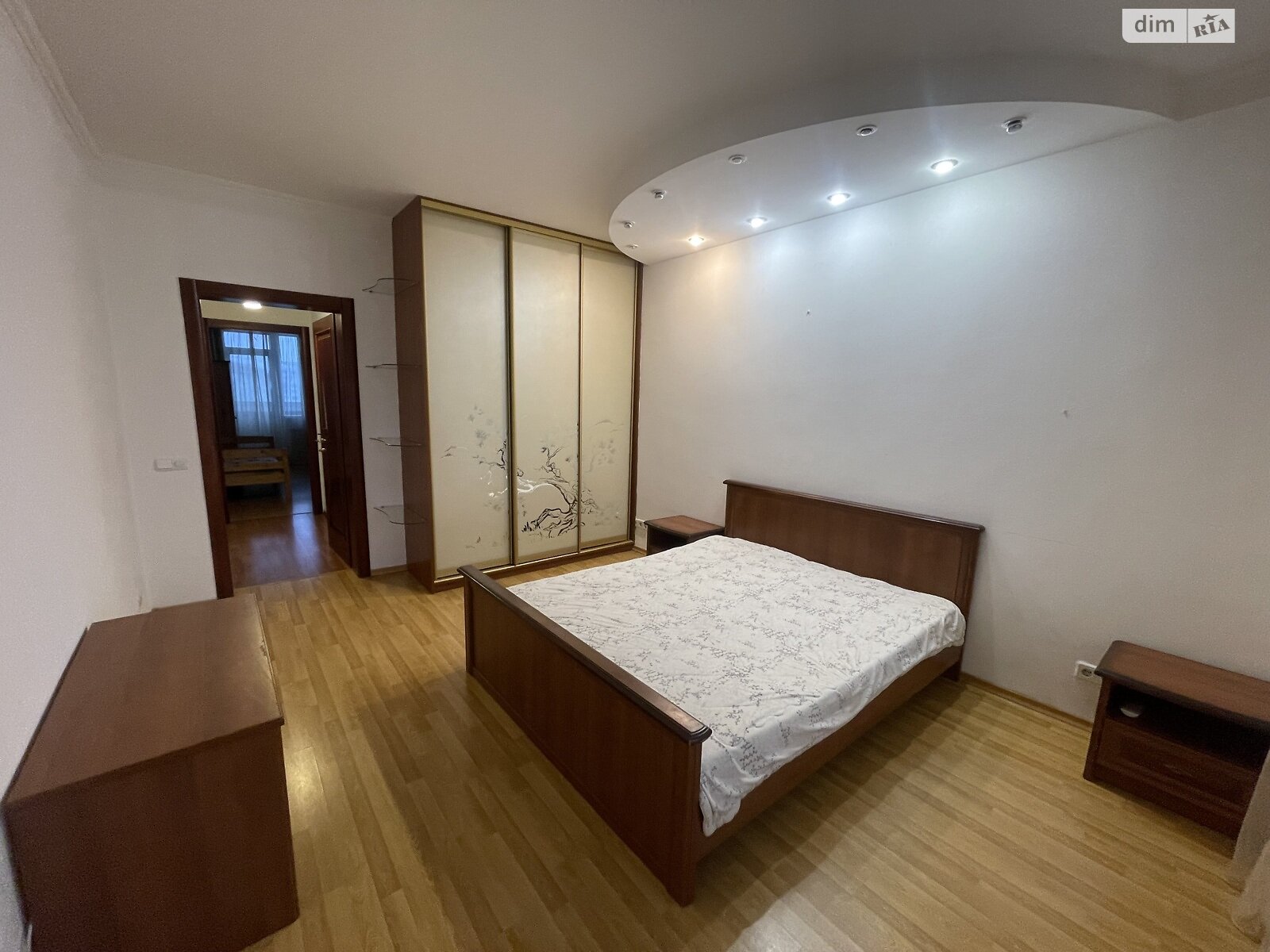 трехкомнатная квартира в Киеве, район Осокорки, на просп. Николая Бажана 14 в аренду на долгий срок помесячно фото 1 трехкомнатная квартира в Киеве, район Осокорки, на просп. Николая Бажана 14 в аренду на долгий срок помесячно фото 1