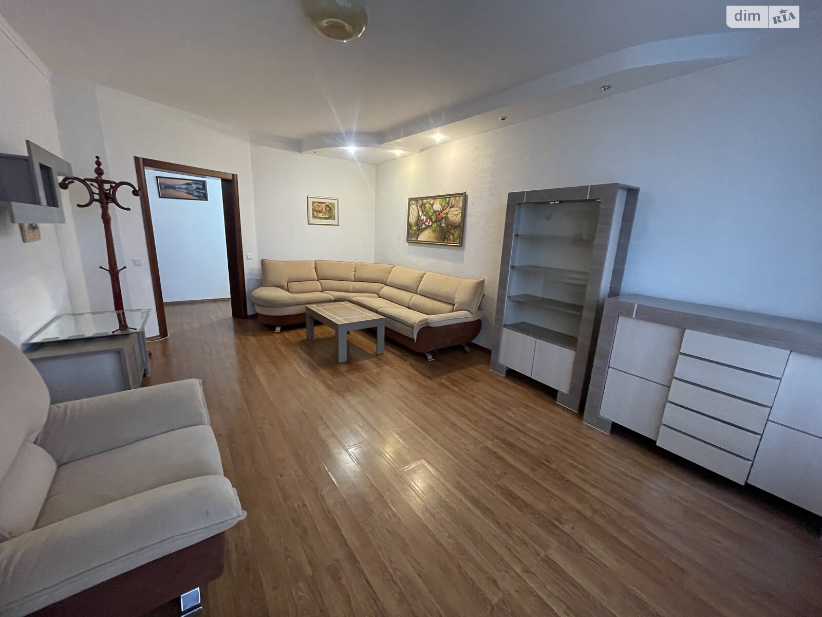 трехкомнатная квартира в Киеве, район Осокорки, на просп. Николая Бажана 14 в аренду на долгий срок помесячно фото 1 трехкомнатная квартира в Киеве, район Осокорки, на просп. Николая Бажана 14 в аренду на долгий срок помесячно фото 1