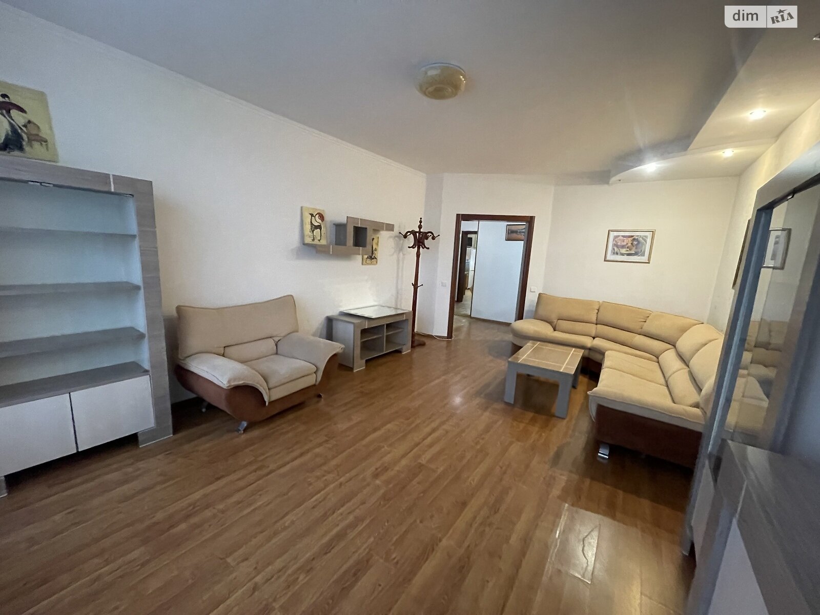 трехкомнатная квартира в Киеве, район Осокорки, на просп. Николая Бажана 14 в аренду на долгий срок помесячно фото 1 трехкомнатная квартира в Киеве, район Осокорки, на просп. Николая Бажана 14 в аренду на долгий срок помесячно фото 1