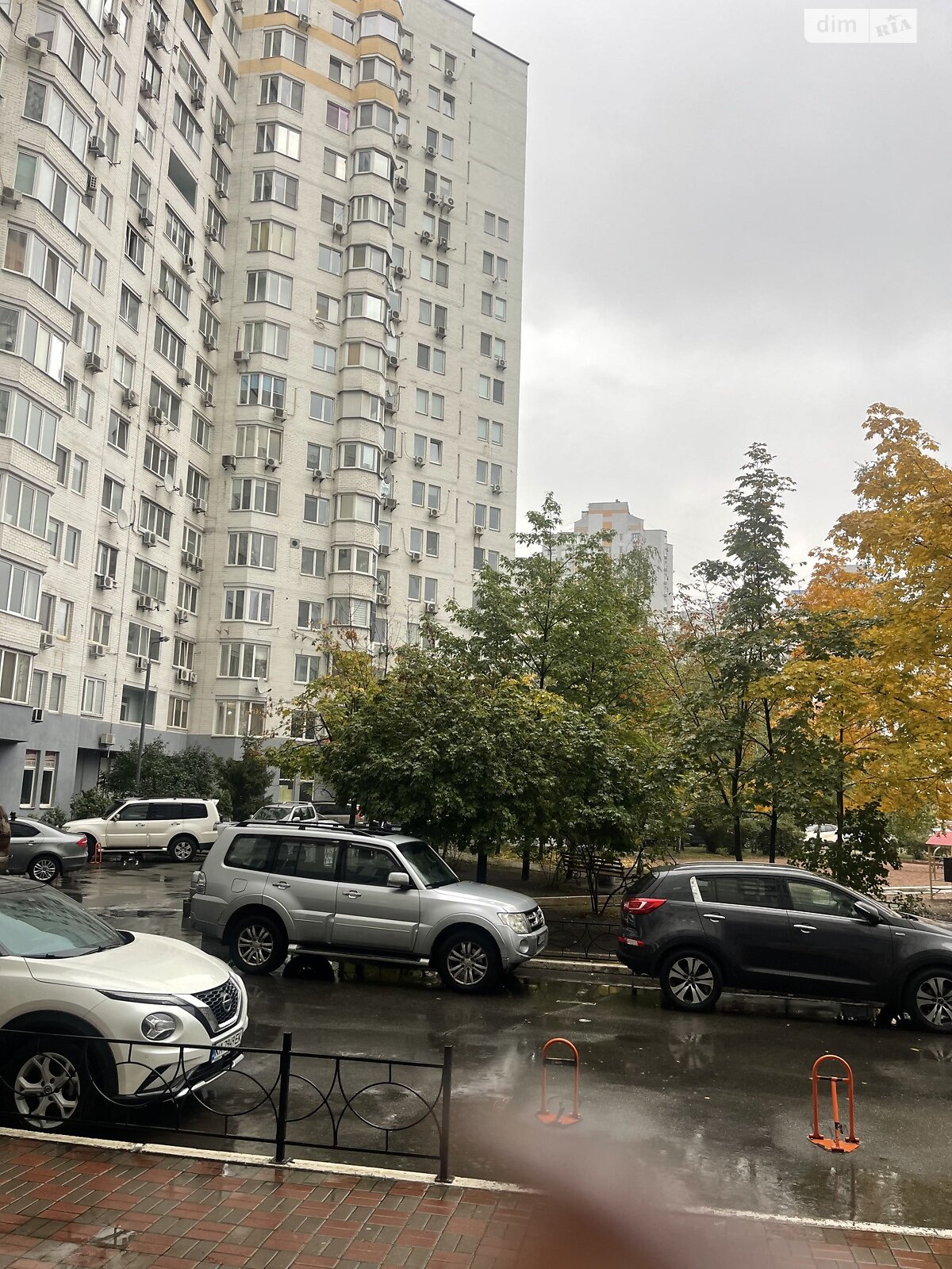 трехкомнатная квартира в Киеве, район Осокорки, на просп. Николая Бажана 14 в аренду на долгий срок помесячно фото 1 трехкомнатная квартира в Киеве, район Осокорки, на просп. Николая Бажана 14 в аренду на долгий срок помесячно фото 1