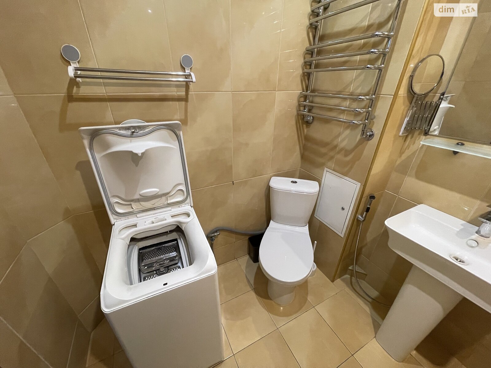 трехкомнатная квартира в Киеве, район Осокорки, на просп. Николая Бажана 14 в аренду на долгий срок помесячно фото 1 трехкомнатная квартира в Киеве, район Осокорки, на просп. Николая Бажана 14 в аренду на долгий срок помесячно фото 1