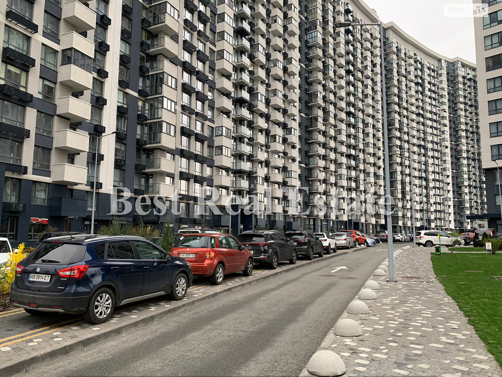 трикімнатна квартира з ремонтом в Києві, район Осокорки, на вул. Осокорська 2А в довготривалу оренду помісячно фото 1 трикімнатна квартира з ремонтом в Києві, район Осокорки, на вул. Осокорська 2А в довготривалу оренду помісячно фото 1