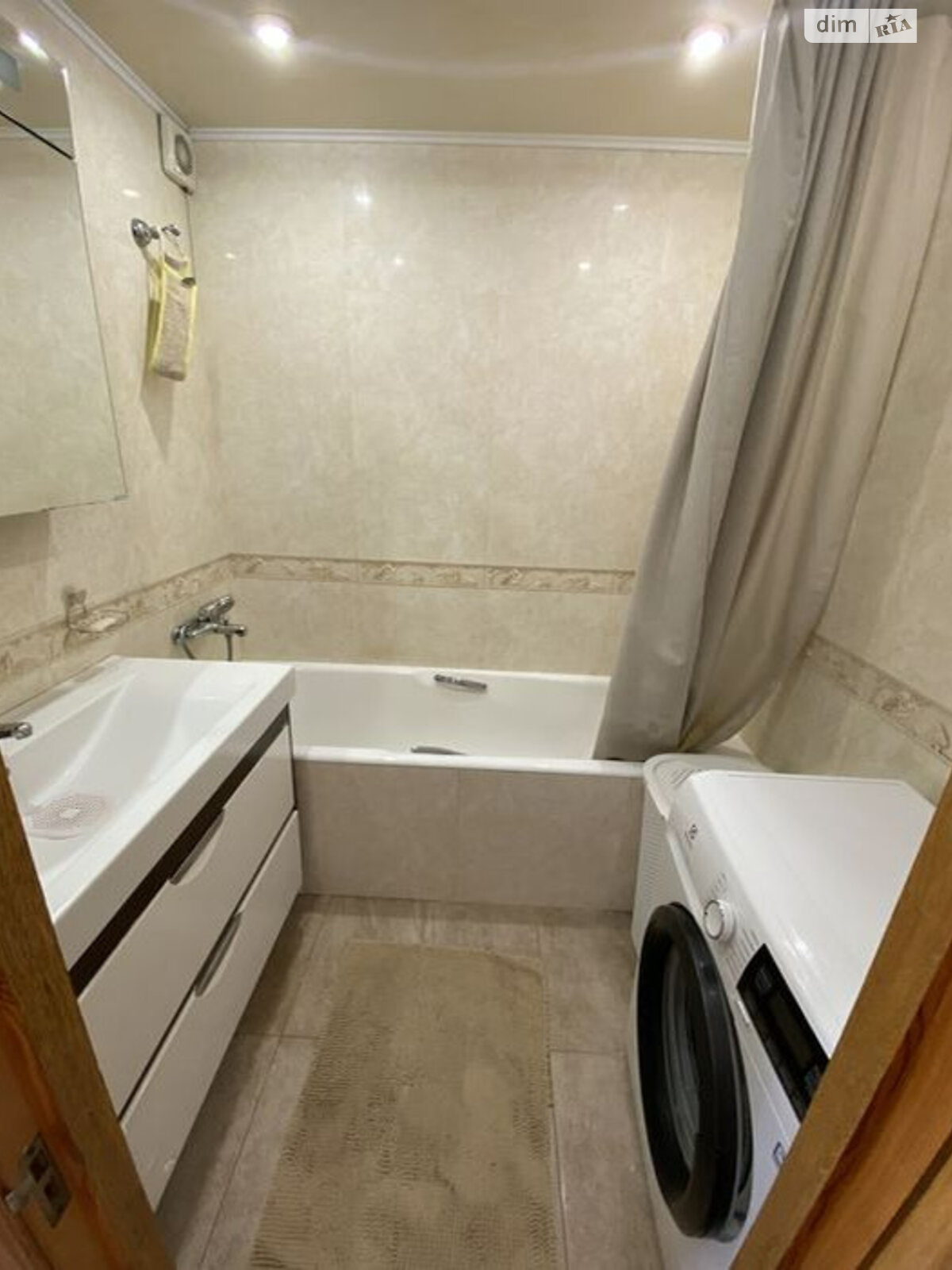 двухкомнатная квартира в Киеве, район Осокорки, на ул. Ревуцкого 44 в аренду на долгий срок помесячно фото 1