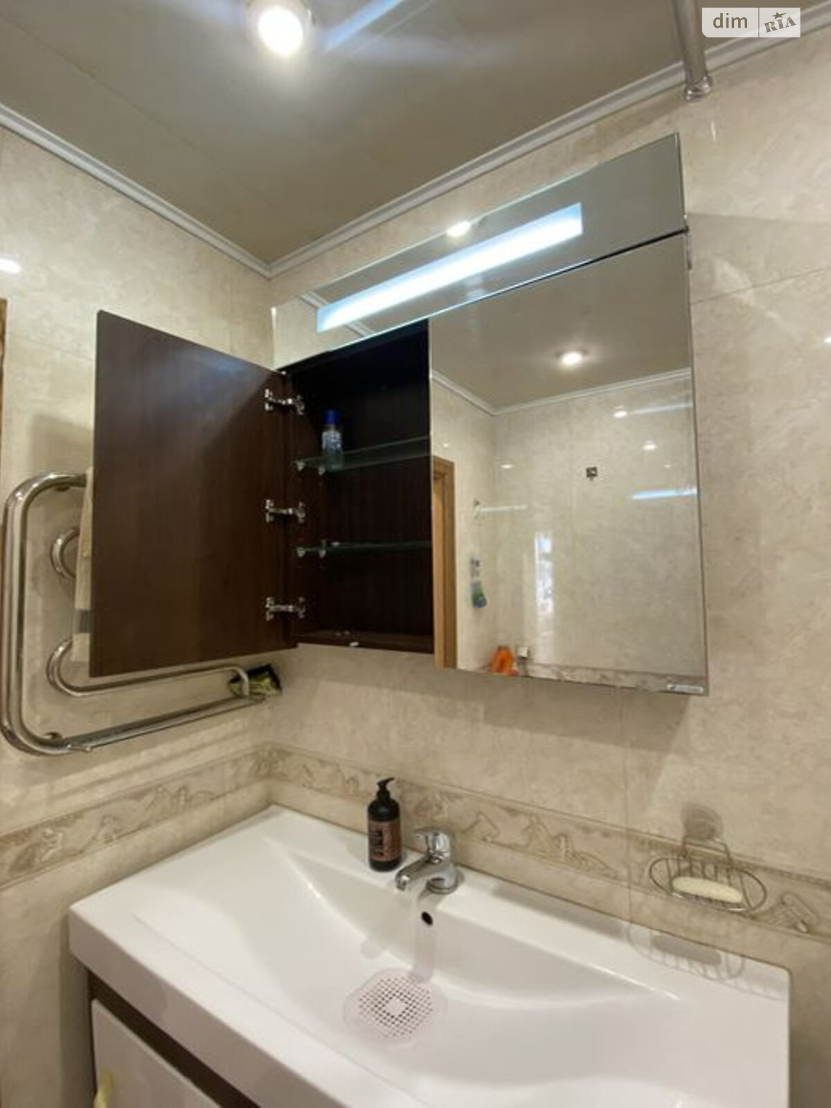 двухкомнатная квартира в Киеве, район Осокорки, на ул. Ревуцкого 44 в аренду на долгий срок помесячно фото 1