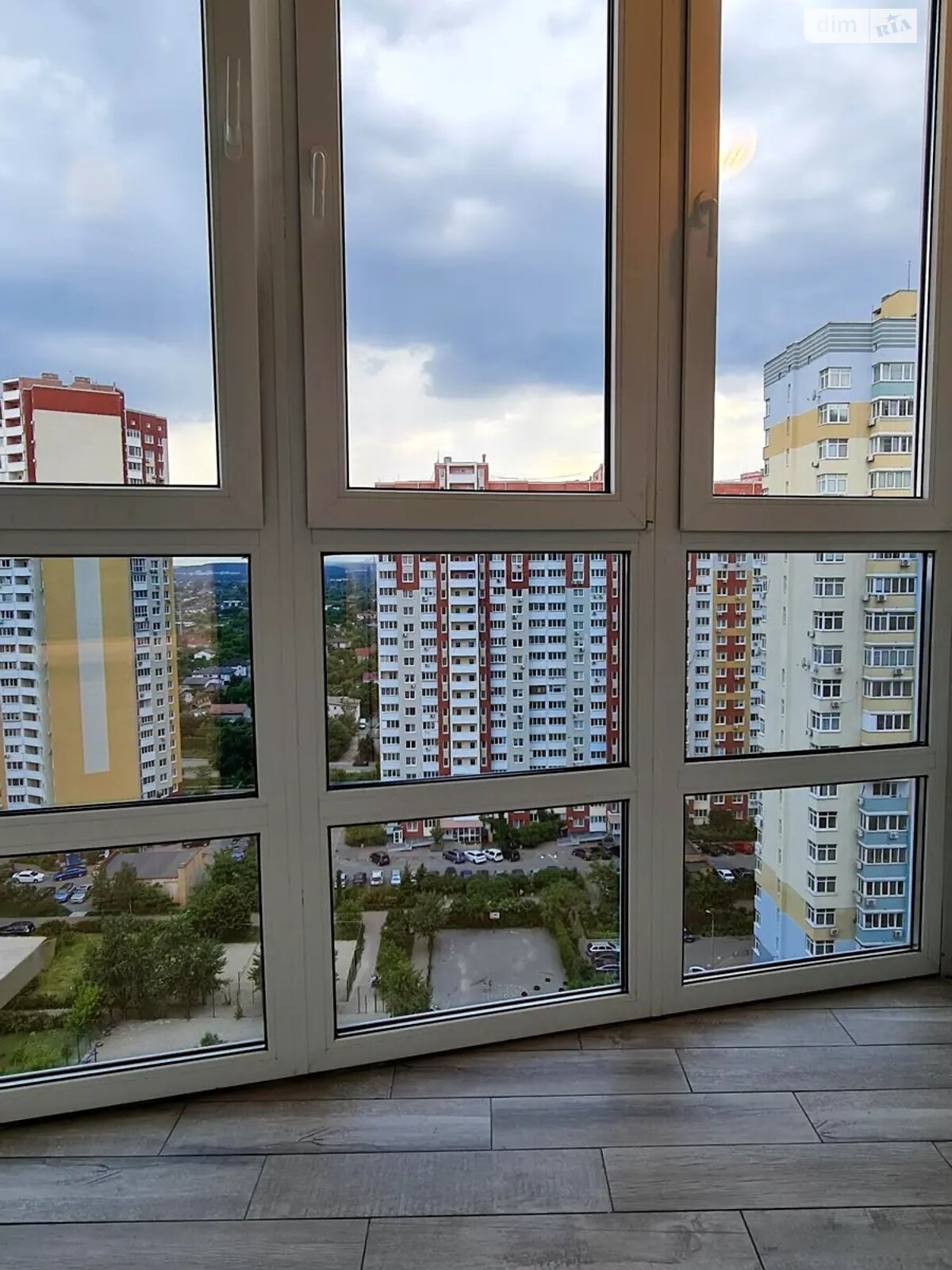 однокімнатна квартира в Києві, район Осокорки, на вул. Софії Русової 7 в довготривалу оренду помісячно фото 1