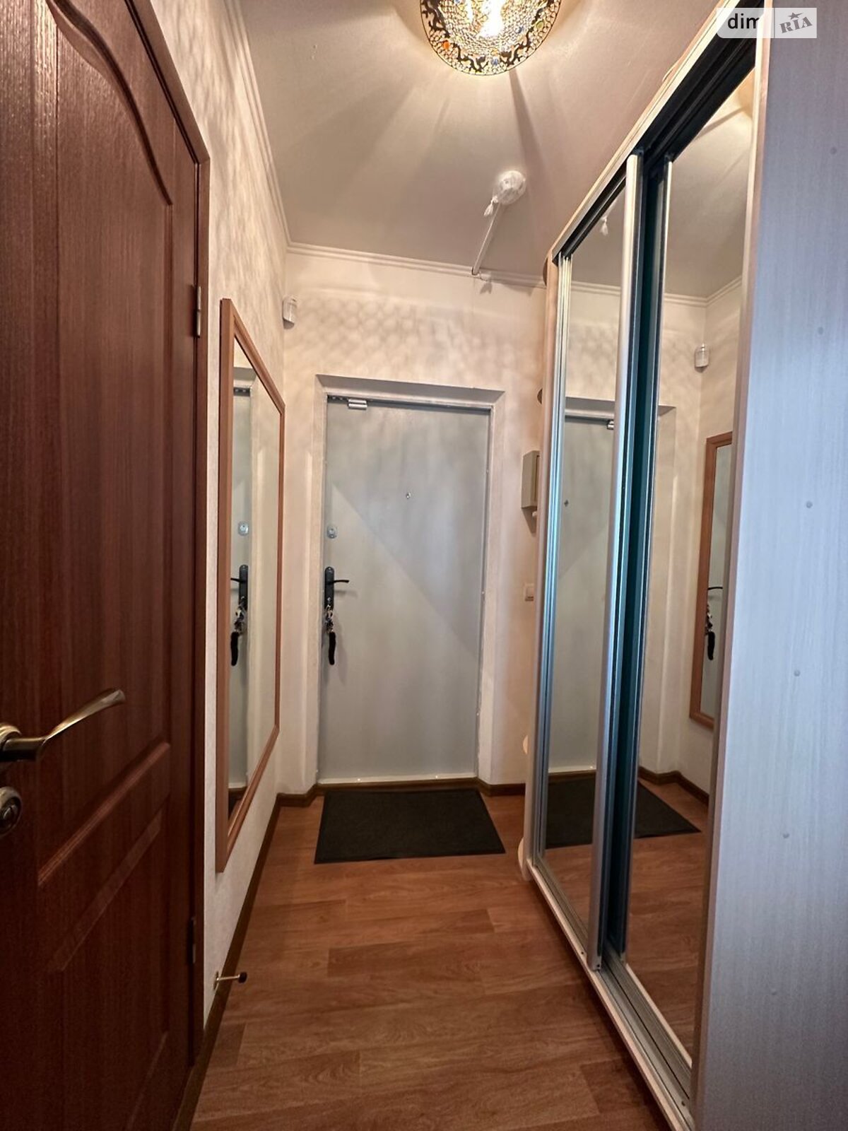 однокімнатна квартира з ремонтом в Києві, район Осокорки, на вул. Софії Русової 7 в довготривалу оренду помісячно фото 1 однокімнатна квартира з ремонтом в Києві, район Осокорки, на вул. Софії Русової 7 в довготривалу оренду помісячно фото 1