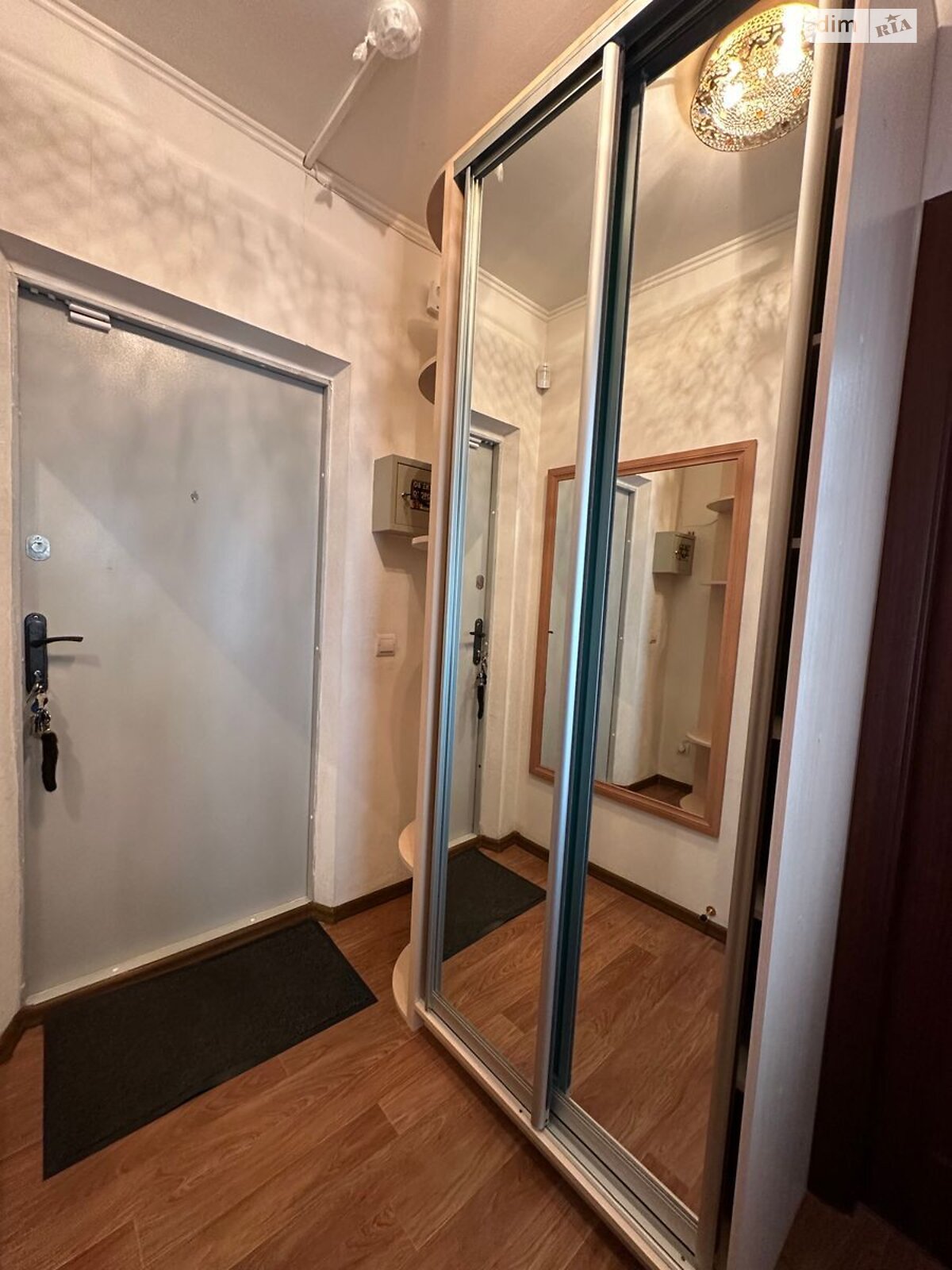 однокімнатна квартира з ремонтом в Києві, район Осокорки, на вул. Софії Русової 7 в довготривалу оренду помісячно фото 1 однокімнатна квартира з ремонтом в Києві, район Осокорки, на вул. Софії Русової 7 в довготривалу оренду помісячно фото 1