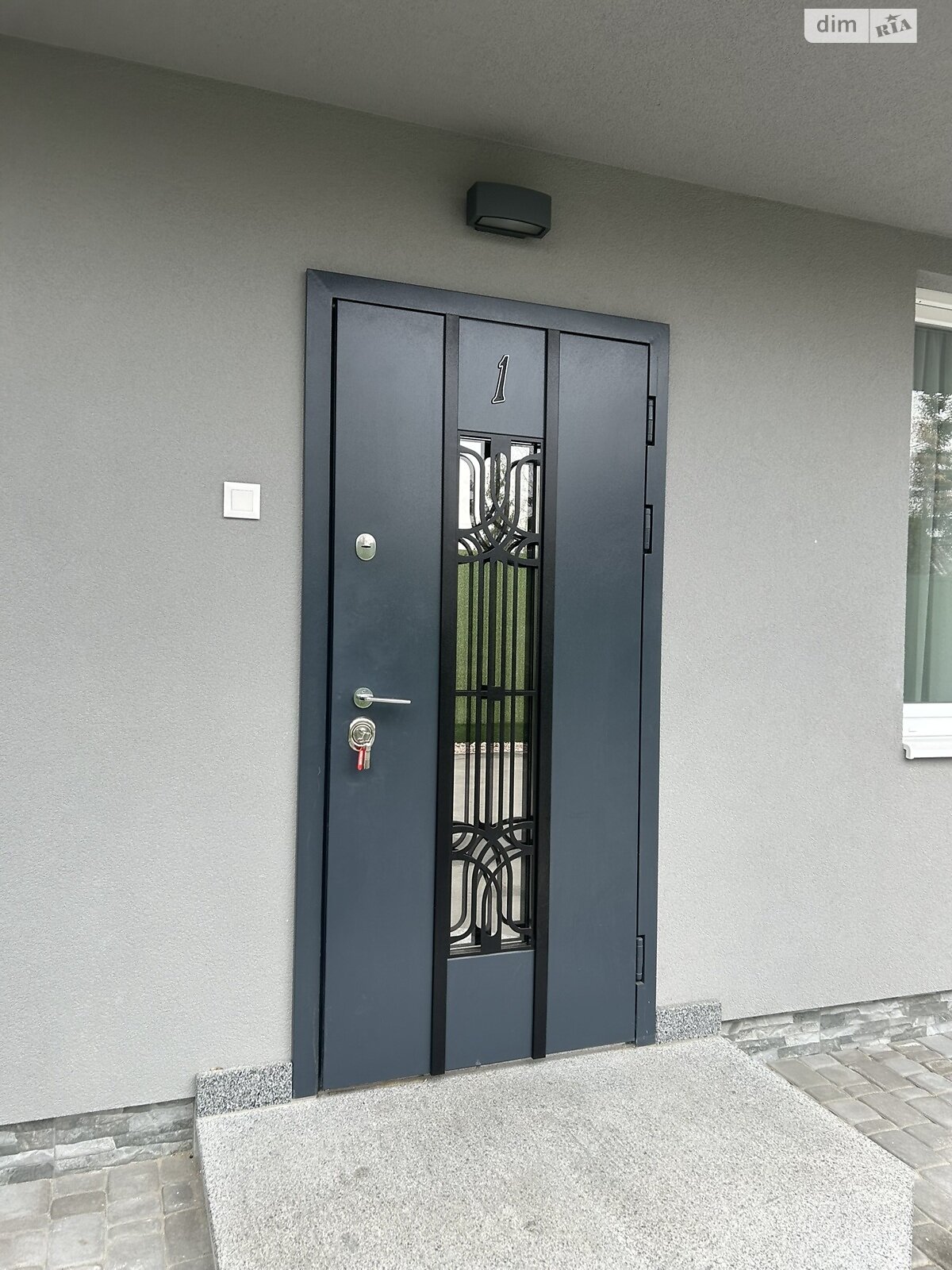 трикімнатна квартира в Києві, район Осокорки, на вул. Квіткова 8А, кв. 1 в довготривалу оренду помісячно фото 1 трикімнатна квартира в Києві, район Осокорки, на вул. Квіткова 8А, кв. 1 в довготривалу оренду помісячно фото 1