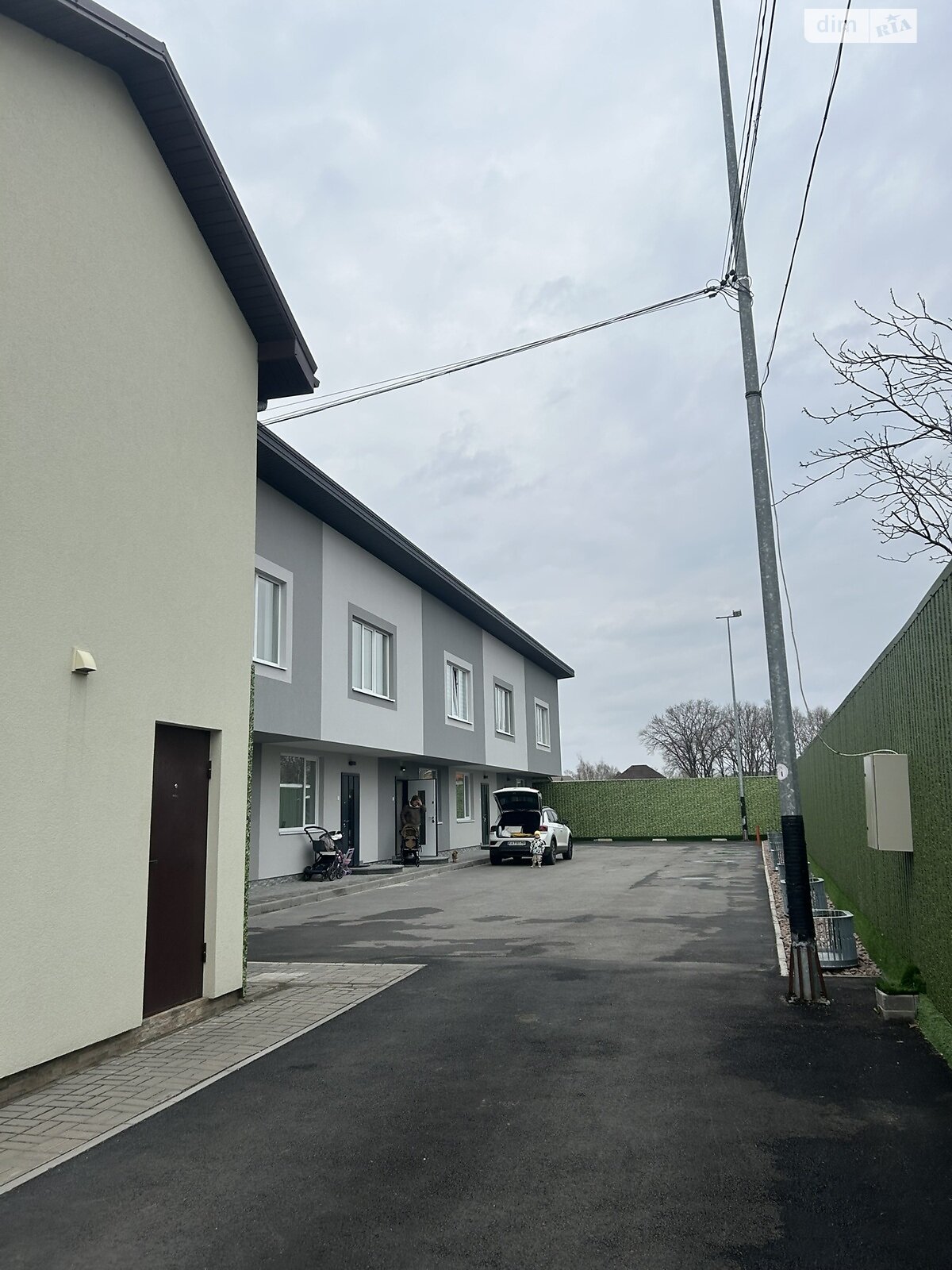 трикімнатна квартира в Києві, район Осокорки, на вул. Квіткова 8А, кв. 1 в довготривалу оренду помісячно фото 1 трикімнатна квартира в Києві, район Осокорки, на вул. Квіткова 8А, кв. 1 в довготривалу оренду помісячно фото 1