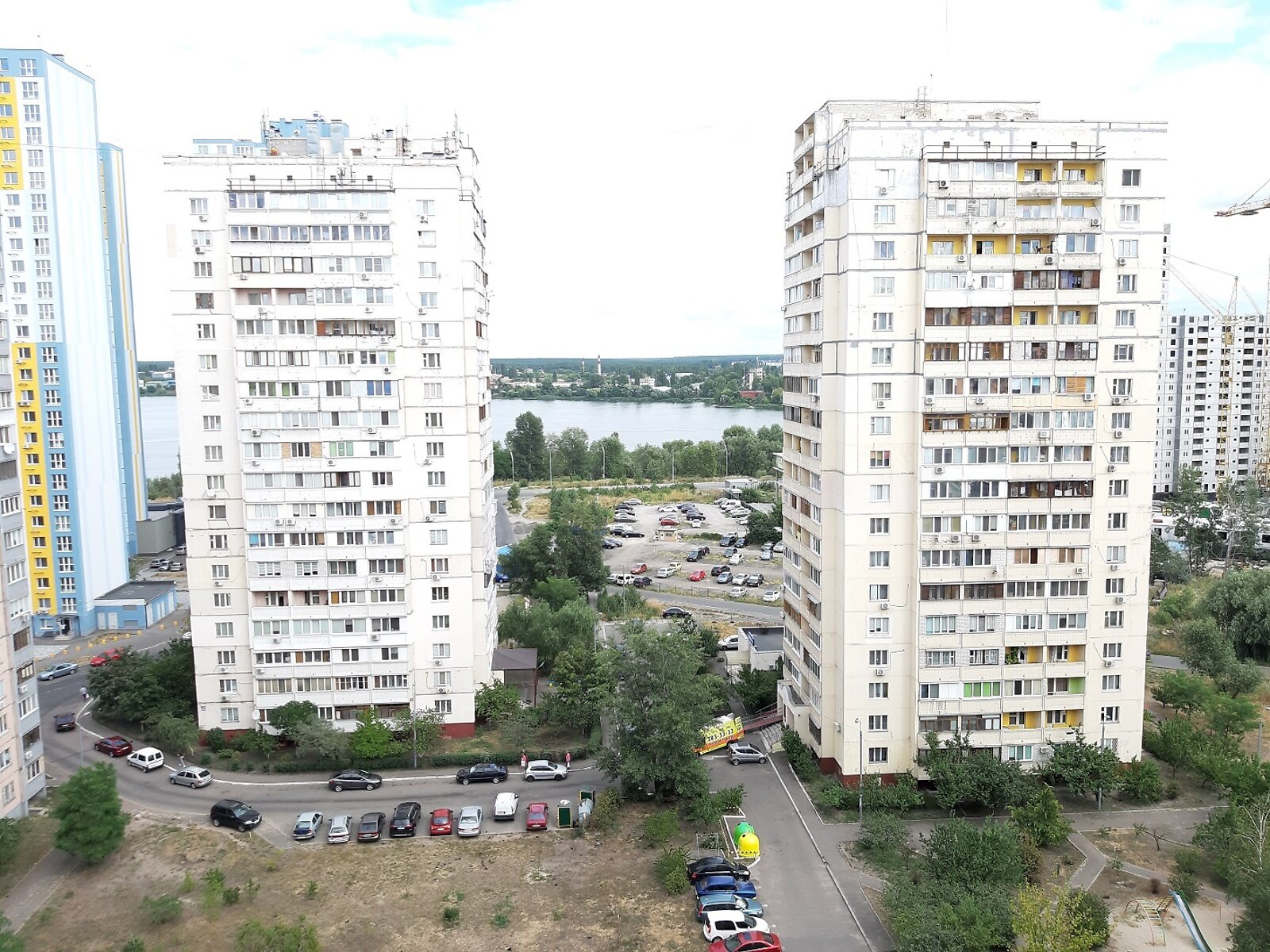 однокомнатная квартира в Киеве, район Осокорки, на ул. Вишняковская 5А в аренду на долгий срок помесячно фото 1 однокомнатная квартира в Киеве, район Осокорки, на ул. Вишняковская 5А в аренду на долгий срок помесячно фото 1