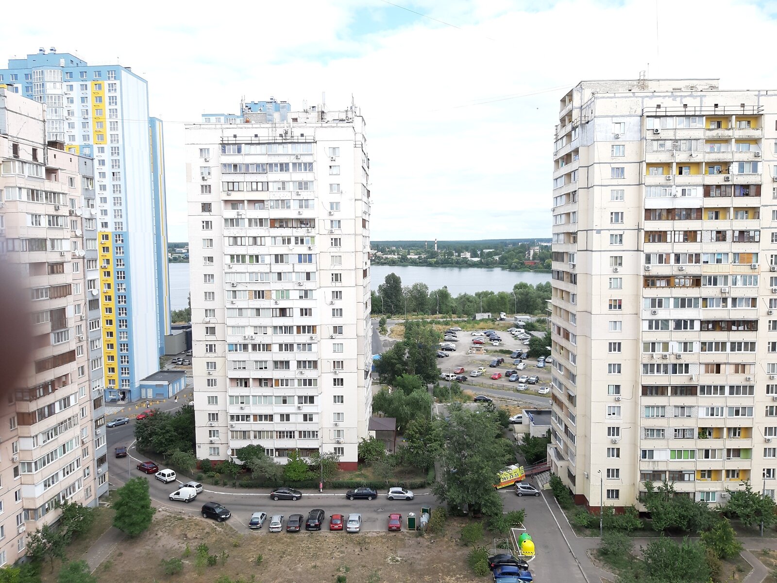 однокомнатная квартира в Киеве, район Осокорки, на ул. Вишняковская 5А в аренду на долгий срок помесячно фото 1 однокомнатная квартира в Киеве, район Осокорки, на ул. Вишняковская 5А в аренду на долгий срок помесячно фото 1