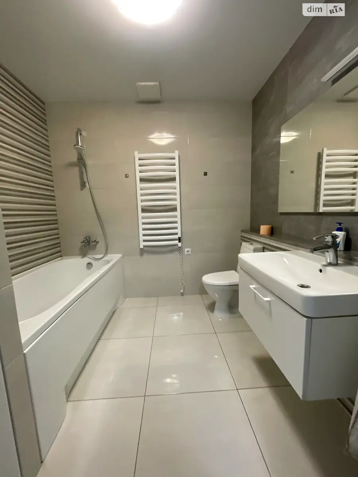 двухкомнатная квартира в Киеве, район Отрадный, на просп. Любомира Гузара 26 в аренду на долгий срок помесячно фото 1