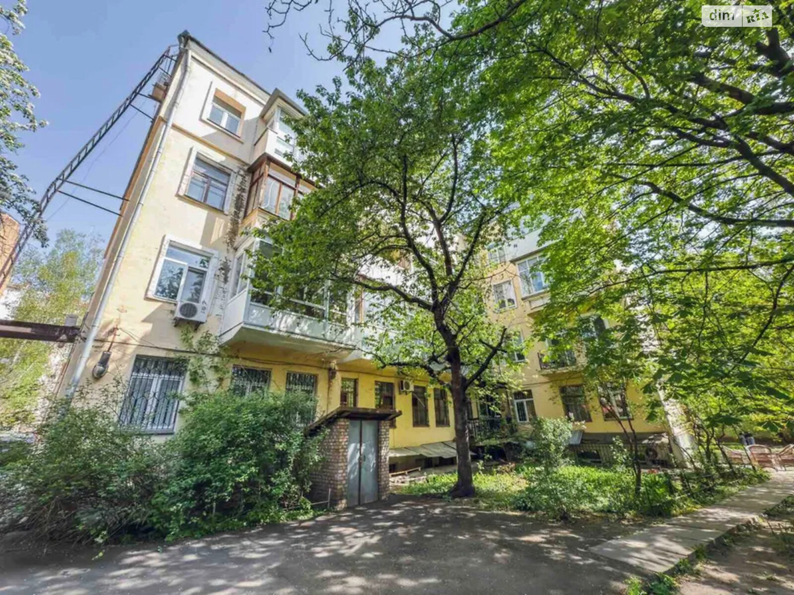 трикімнатна квартира в Києві, район Паньківщина, на вул. Гетьмана Павла Скоропадського 15Б в довготривалу оренду помісячно фото 1 трикімнатна квартира в Києві, район Паньківщина, на вул. Гетьмана Павла Скоропадського 15Б в довготривалу оренду помісячно фото 1