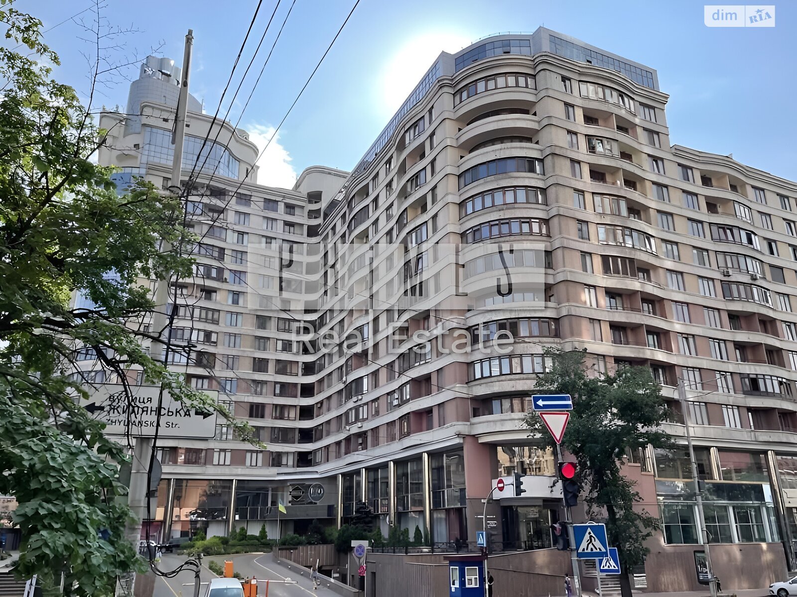 трехкомнатная квартира в Киеве, район Паньковщина, на ул. Жилянская 59 в аренду на долгий срок помесячно фото 1 трехкомнатная квартира в Киеве, район Паньковщина, на ул. Жилянская 59 в аренду на долгий срок помесячно фото 1