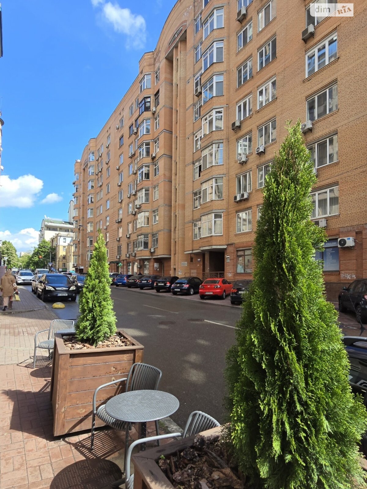 трехкомнатная квартира в Киеве, на ул. Павловская 17 в аренду на долгий срок помесячно фото 1 трехкомнатная квартира в Киеве, на ул. Павловская 17 в аренду на долгий срок помесячно фото 1